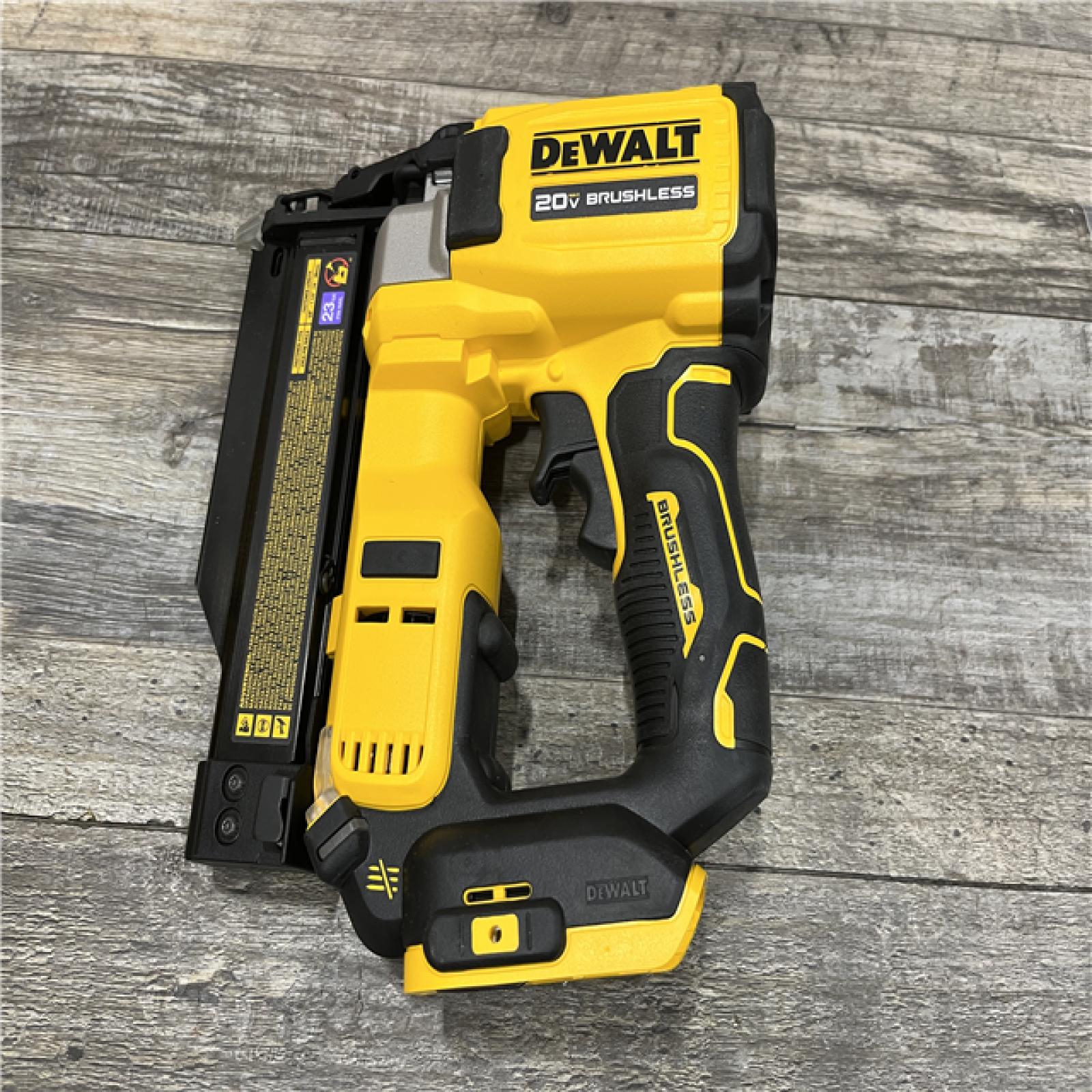 AS-IS DEWALT ATOMIC 20V MAX Lithium Ion Cordless 23 Gauge Pin Nailer Kit