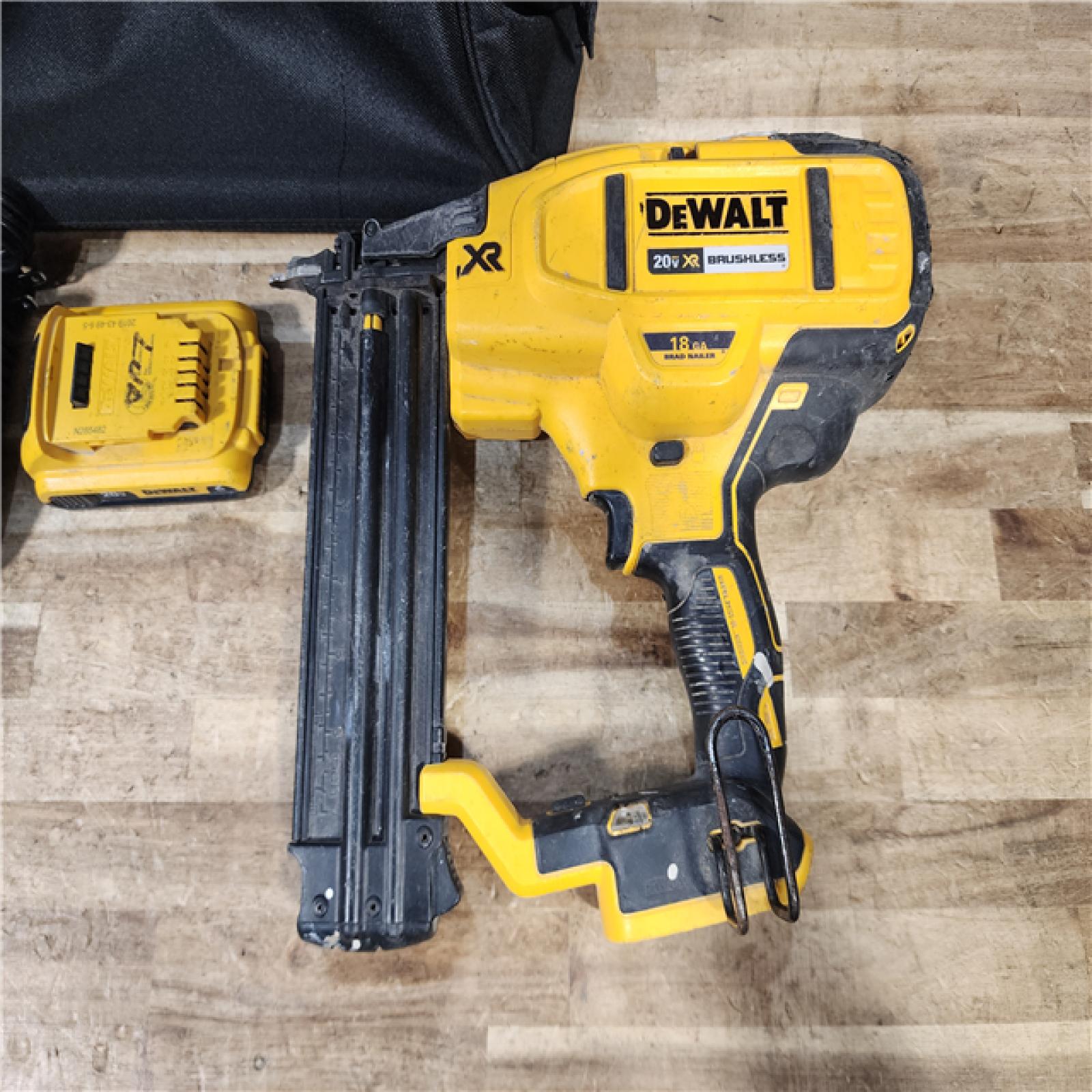 HOUSTON LOCATION - AS - IS DEWALT 20V MAX XR Lithium-Ion Cordless 18-Gauge Narrow Crown Stapler Kit