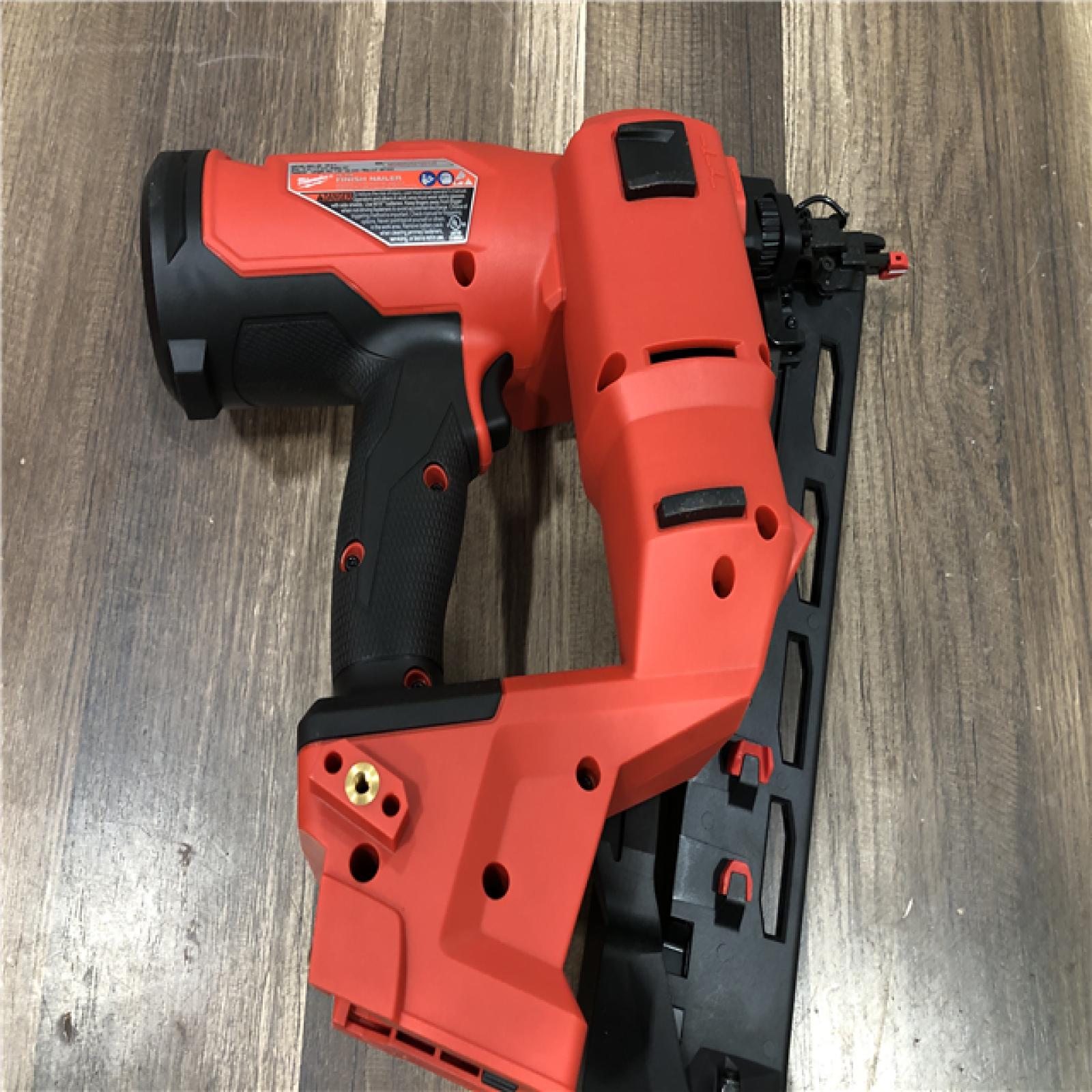 AS-IS Milwaukee FUEL 18-Volt Lithium-Ion Brushless Cordless Gen II 16-Gauge Angled Finish Nailer Kit