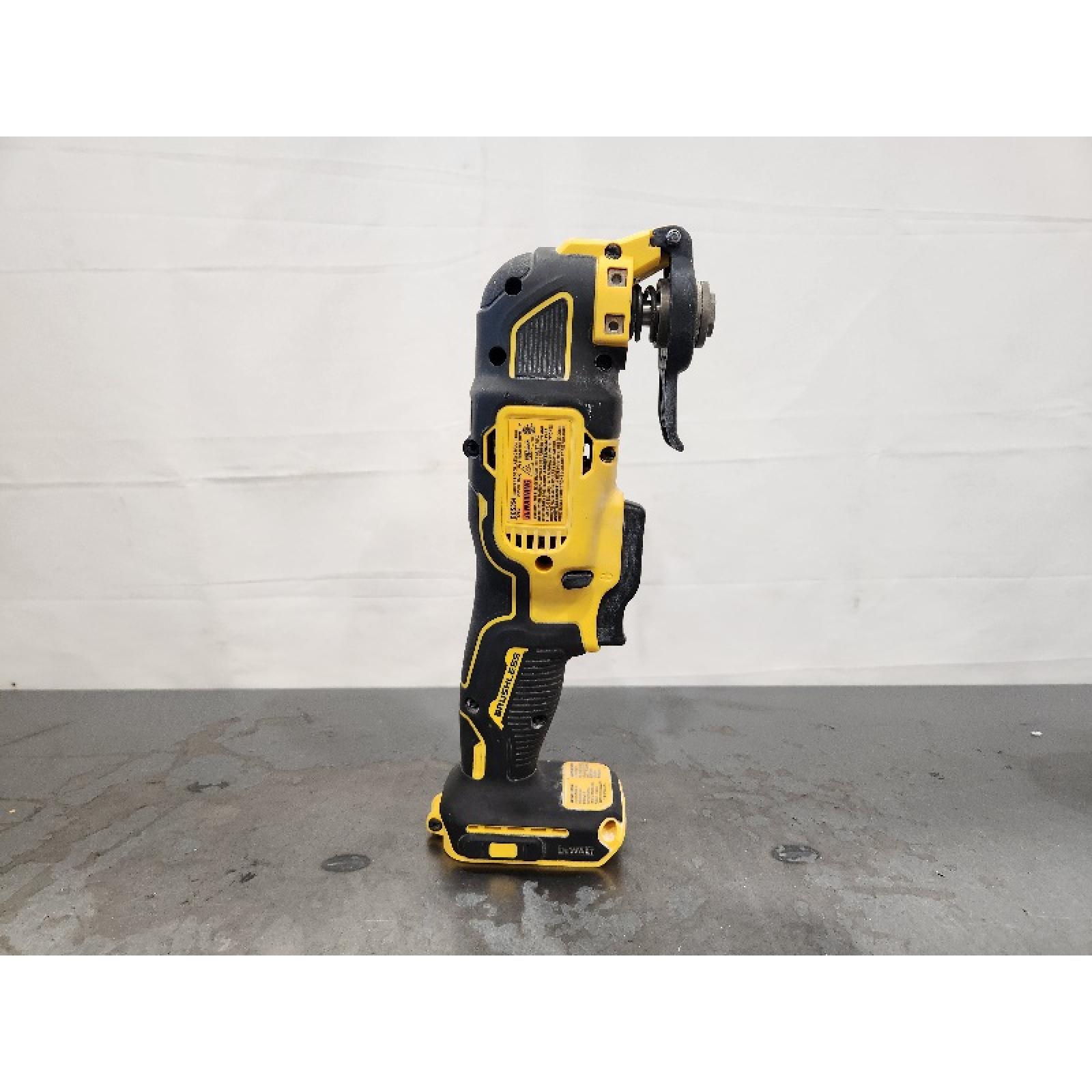 AS-IS- DEWALT ATOMIC 20V MAX Cordless Brushless Oscillating Multi Tool (Tool Only)