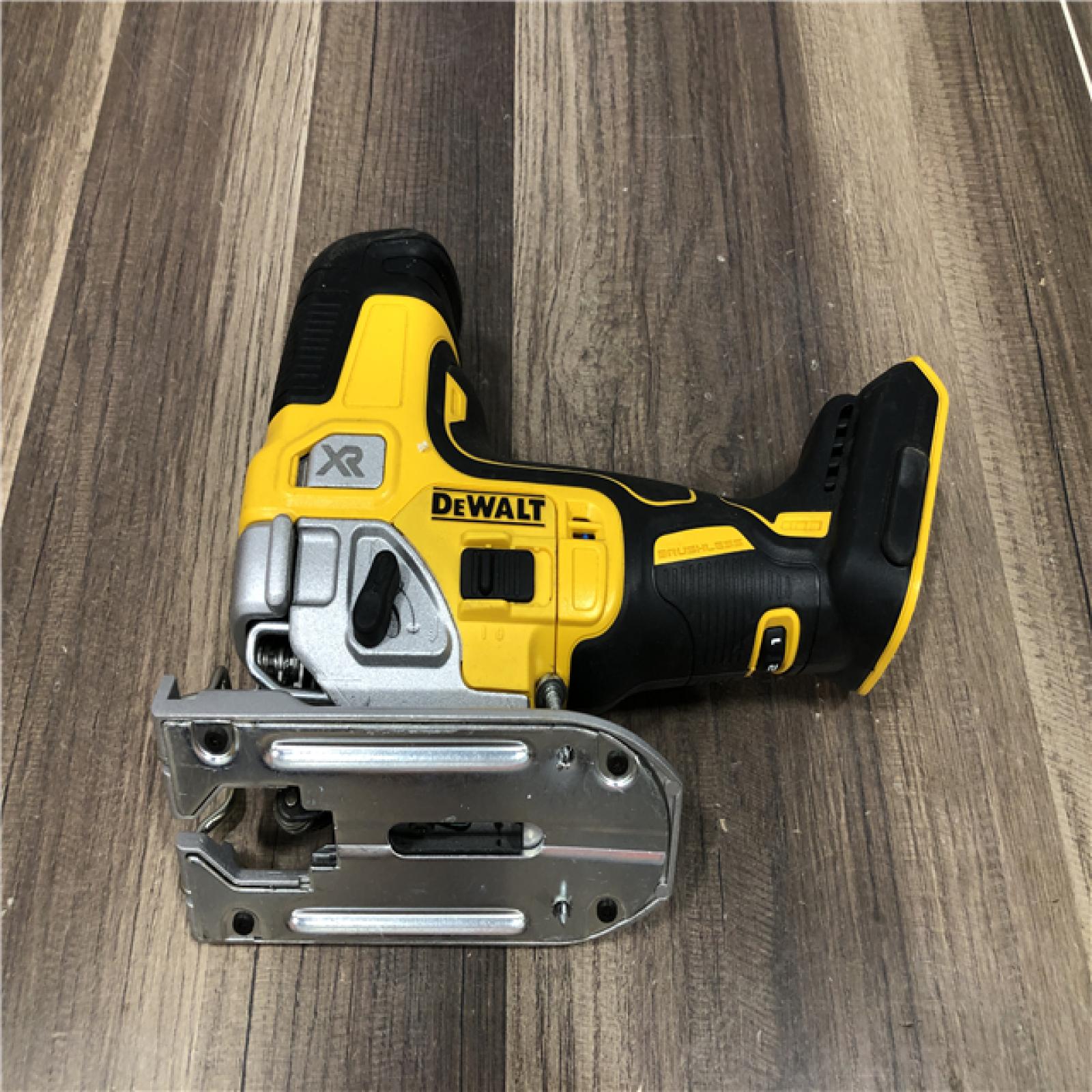 AS-IS DEWALT 20V MAX XR Cordless Barrel Grip Jigsaw (Tool Only)