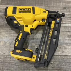 AS-IS DEWALT 20V MAX XR 16-Gauge Electric Cordless Angled Finishing Nailer Kit