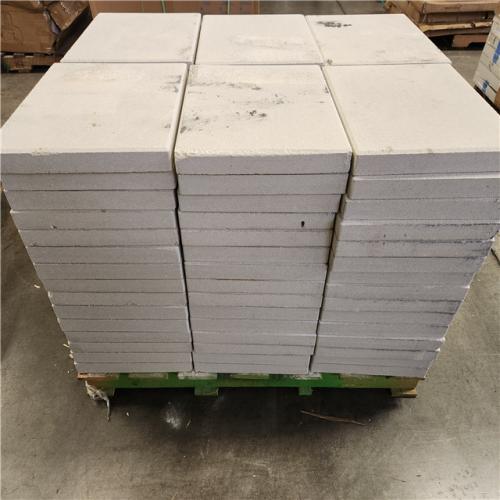 Phoenix AS-IS Oldcastle 15.75 in. x 15.75 in. x 1.75 in. White Concrete Step Stone (90- Piece Pallet)