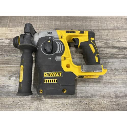 AS-IS DEWALT 20V MAX XR Cordless Brushless 1 in. SDS Plus L-Shape Rotary Hammer (Tool Only)
