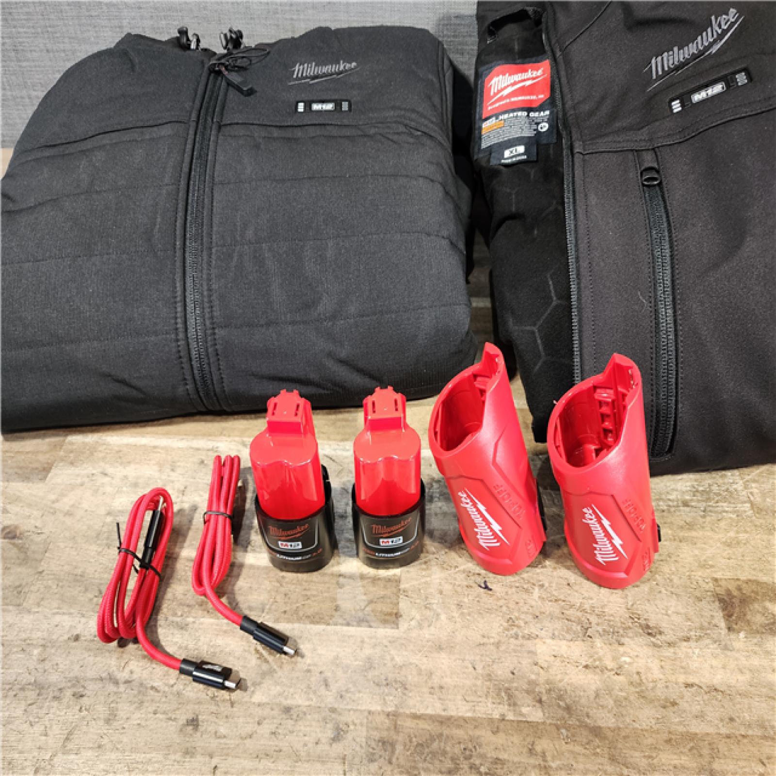 HOUSTON LOCATION - AS-IS MILWAUKEE 2 HEATED CLOTHING COMBO KIT