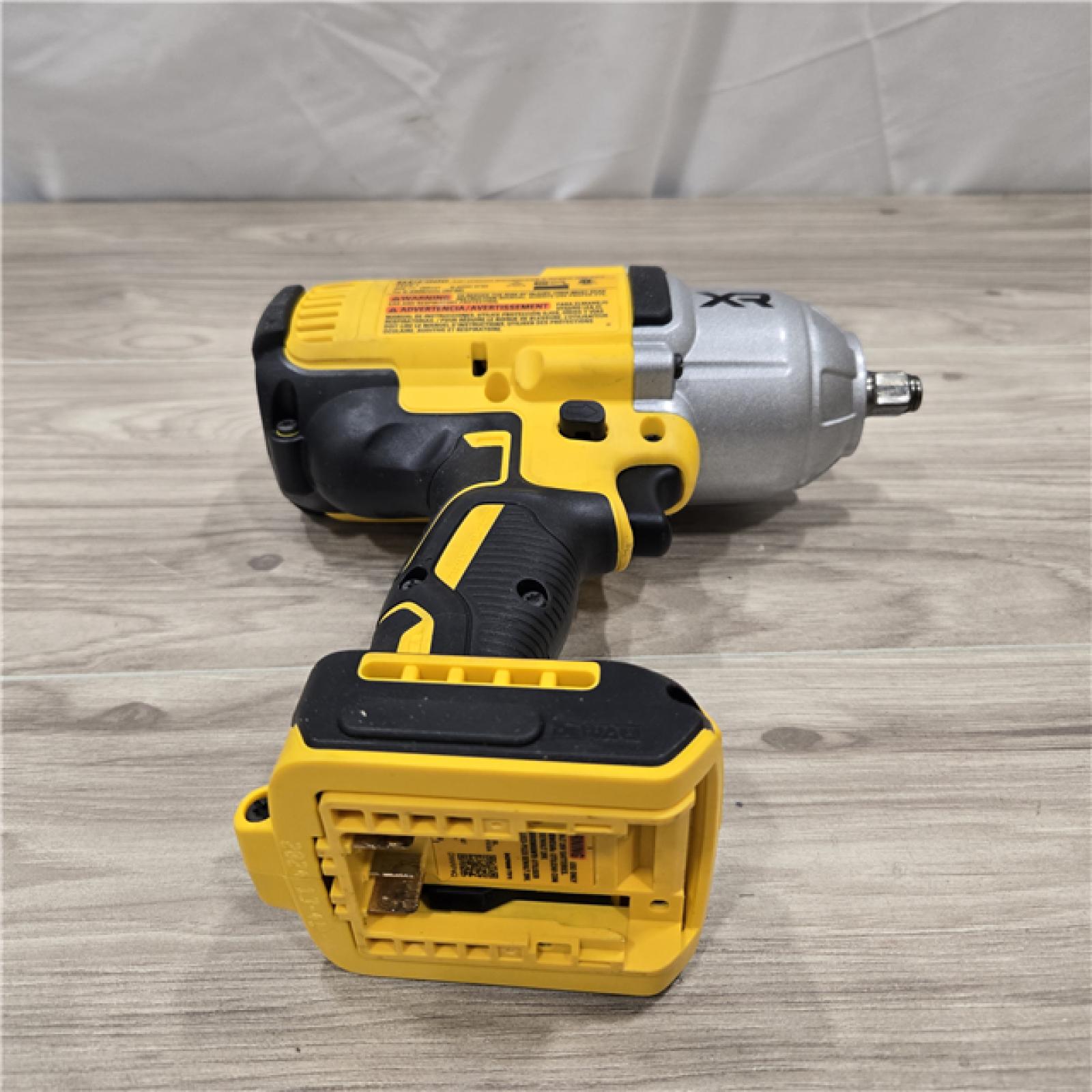 AS-IS Dewalt 20V MAX Lithium-Ion Cordless 1/2 in. Impact Wrench Kit