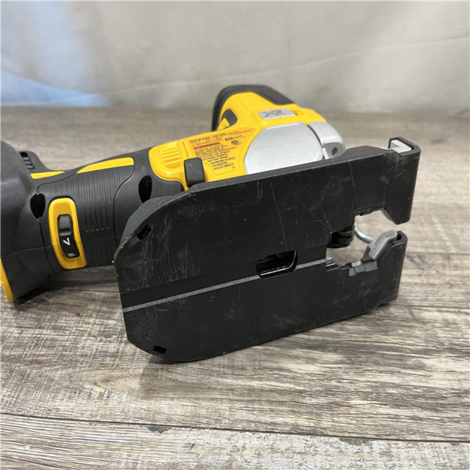 AS-IS DEWALT 20V MAX XR Cordless Barrel Grip Jigsaw (Tool Only)