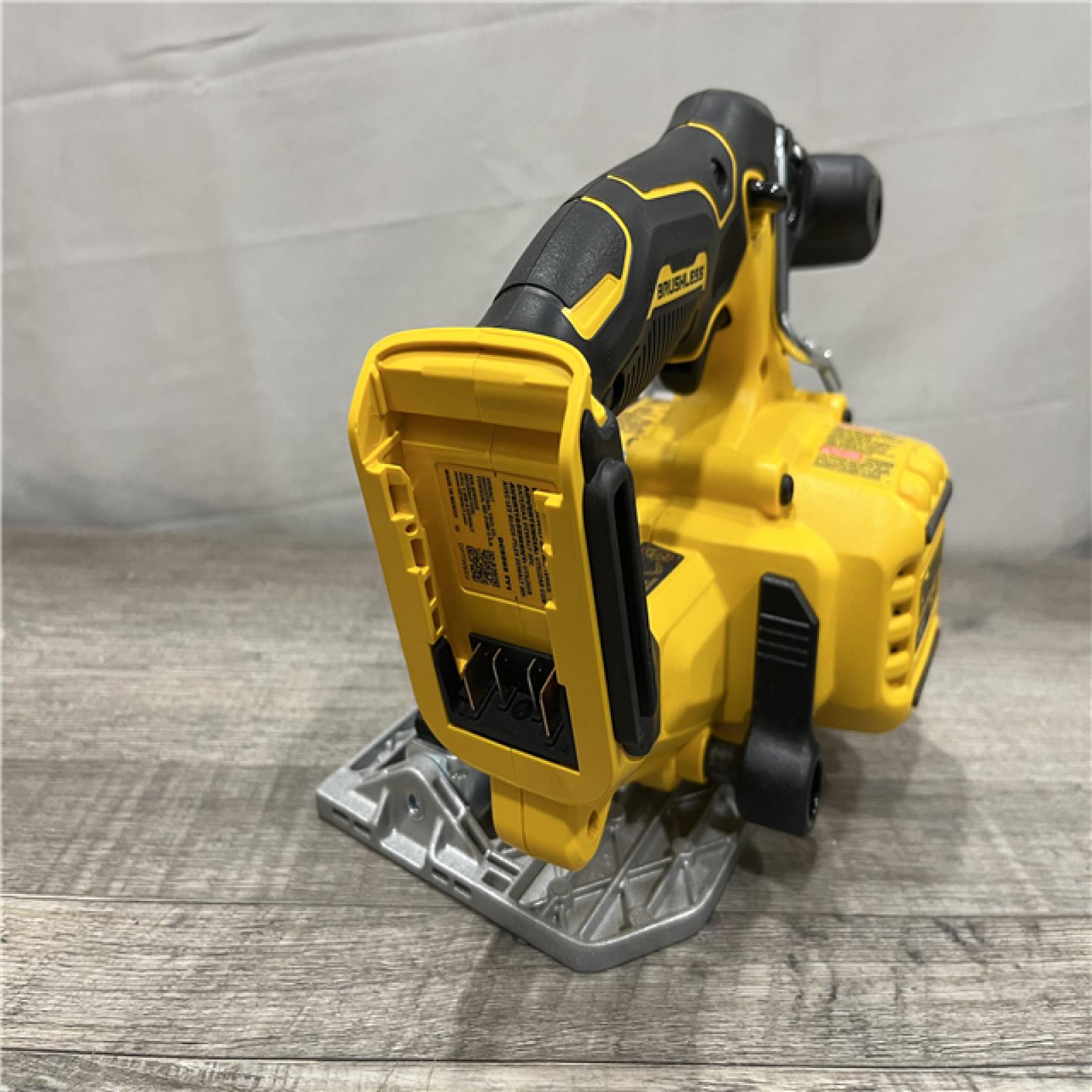 AS-IS DEWALT 20V MAX Cordless Brushless 6-1/2 in. Sidewinder Style Circular Saw (Tool Only)