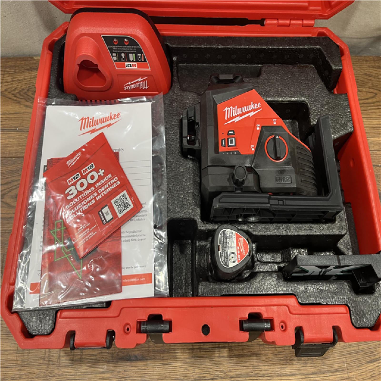 AS-IS Milwaukee-3632-21 M12 Green Beam Laser 360Â° 3-Plane Kit