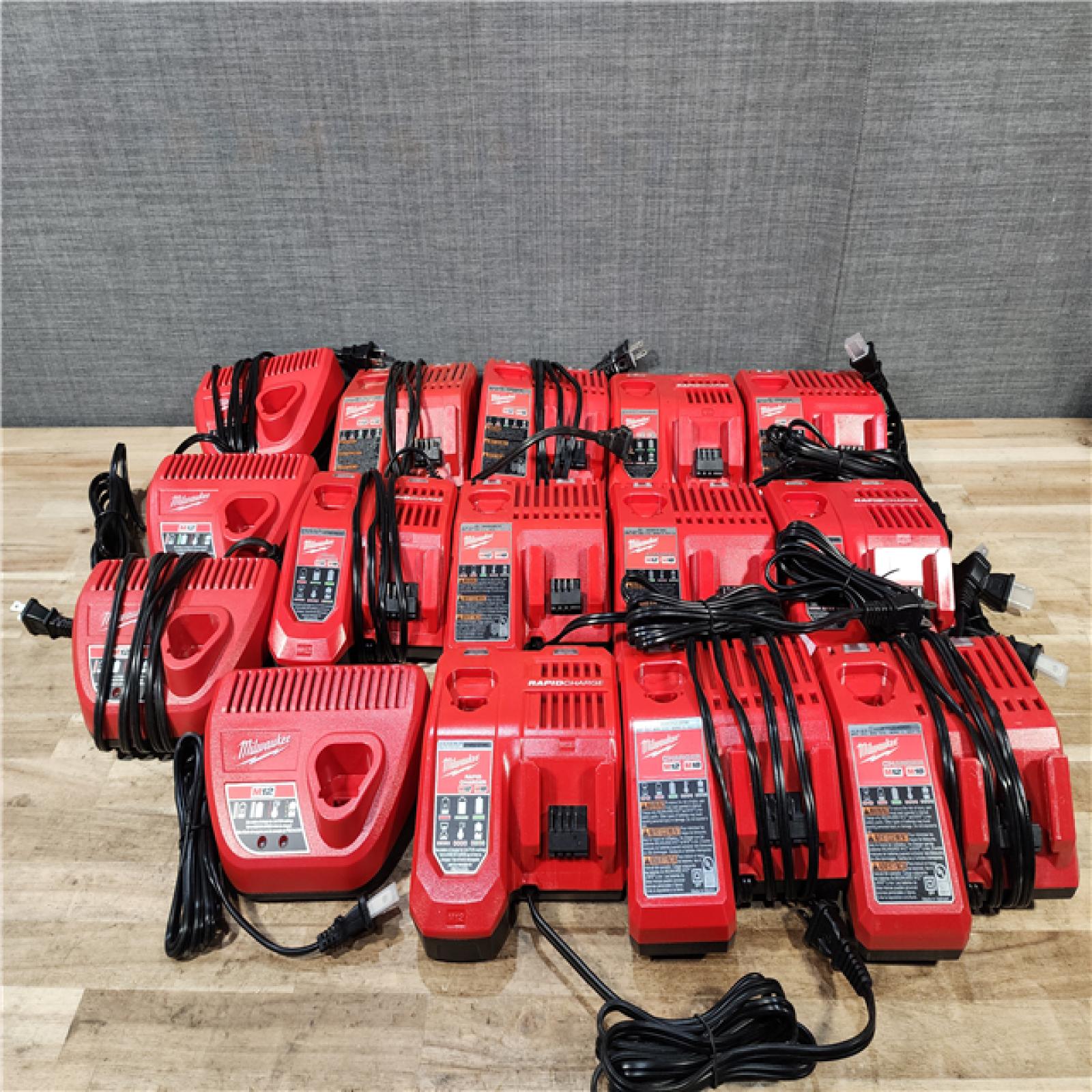 HOUSTON LOCATION - AS-IS MILWAUKEE BATTERY CHARGER PACK QTY - 15
