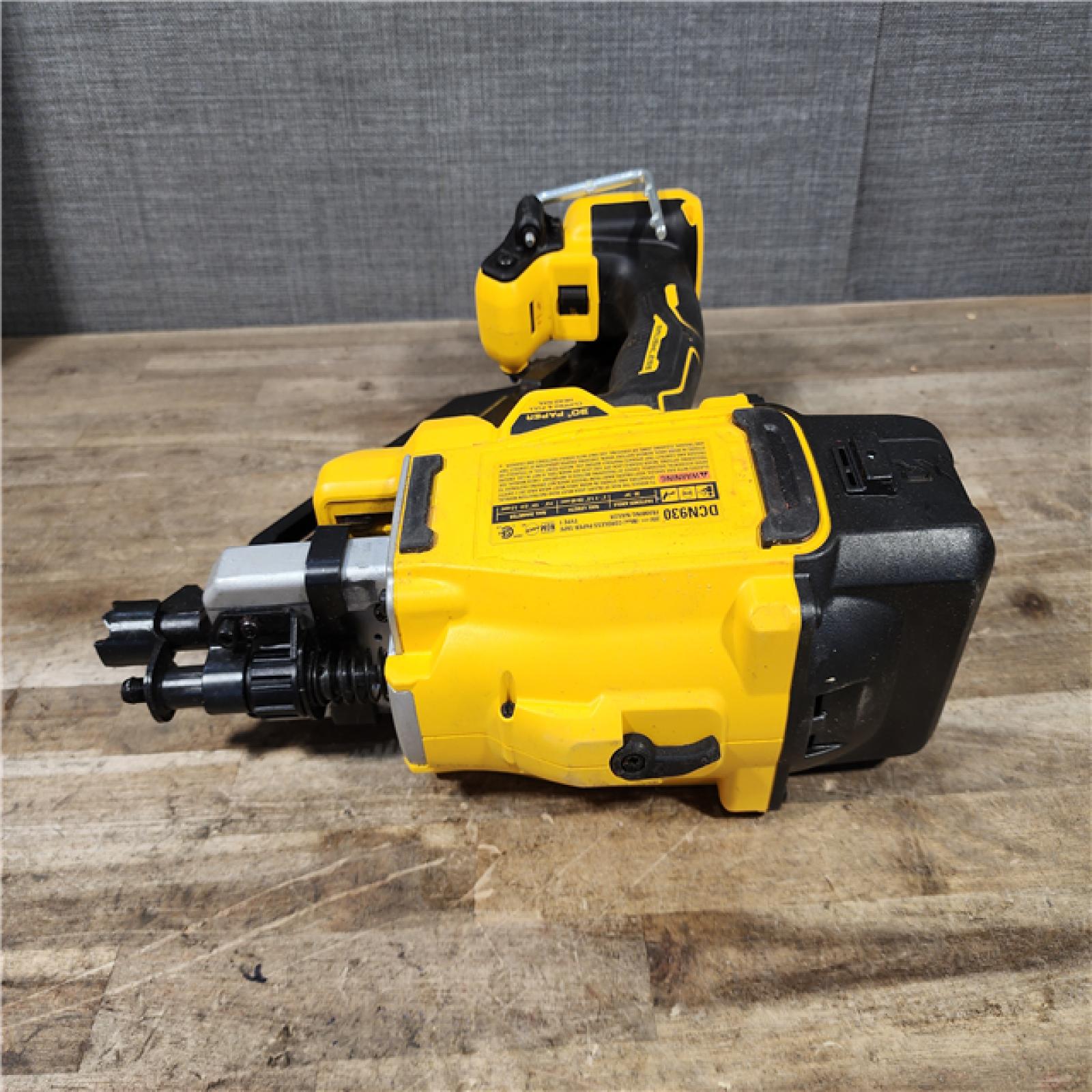 HOUSTON LOCATION - AS-IS DEWALT 20-Volt 30° Cordless Framing Nailer (Tool-Only)