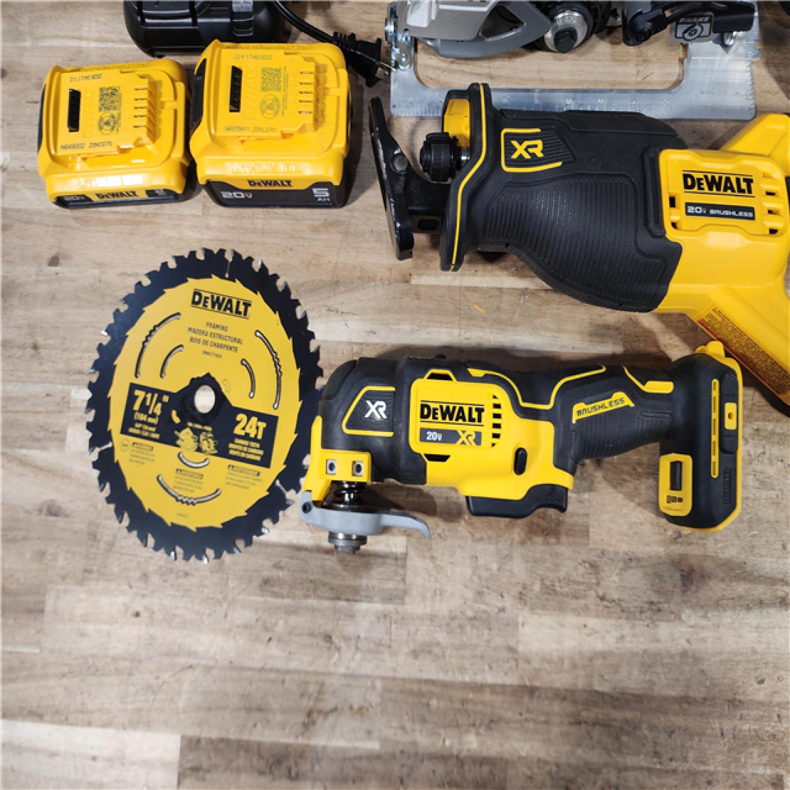 HOUSTON LOCATION - AS-IS DEWALT 20V MAX Lithium-Ion Cordless 5-Tool Combo Kit