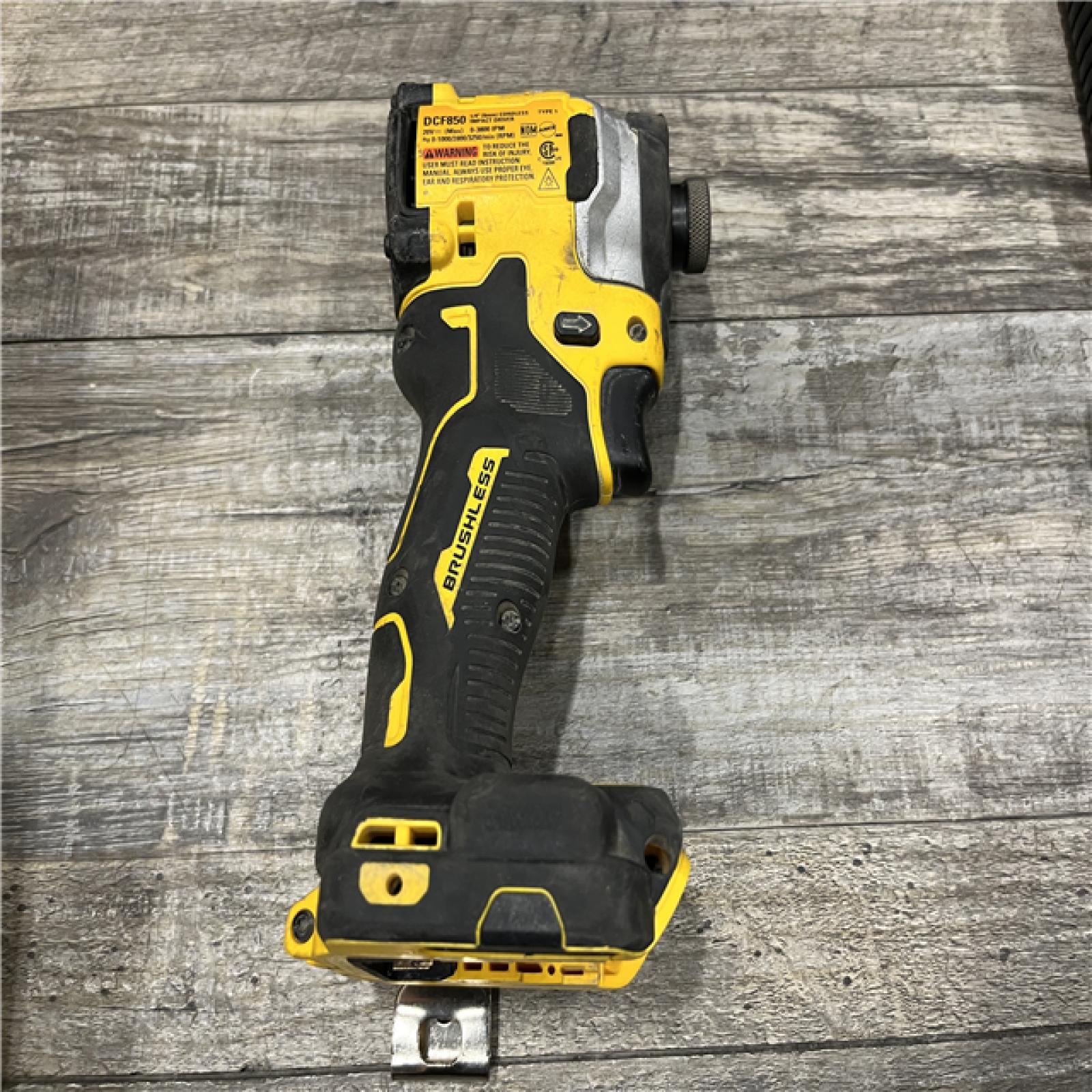 AS-IS DEWALT ATOMIC 20V MAX Lithium-Ion Cordless 1/4 in. Brushless Impact Driver Kit