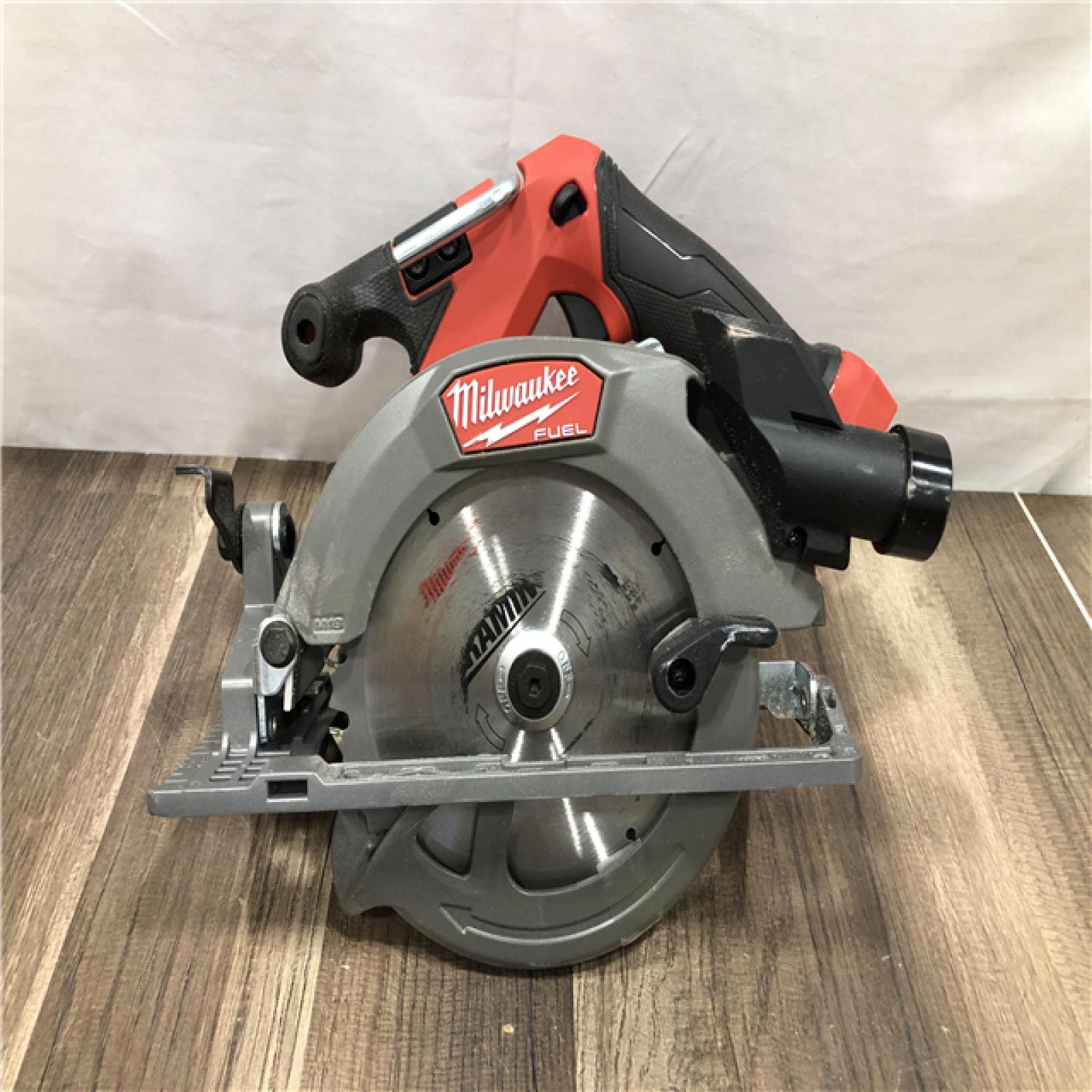 AS-IS Milwaukee  FUEL 18V Lithium-Ion Brushless Cordless 6-1/2 in. Circular Saw (Tool-Only)