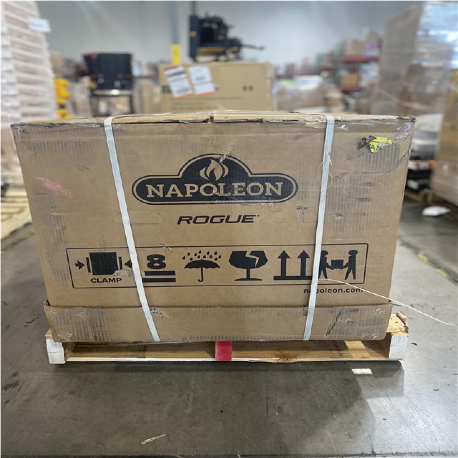 DALLAS LOCATION- AS-IS NAPOLEON Rogue PRO 525 4-Burner Propane Gas Grill
