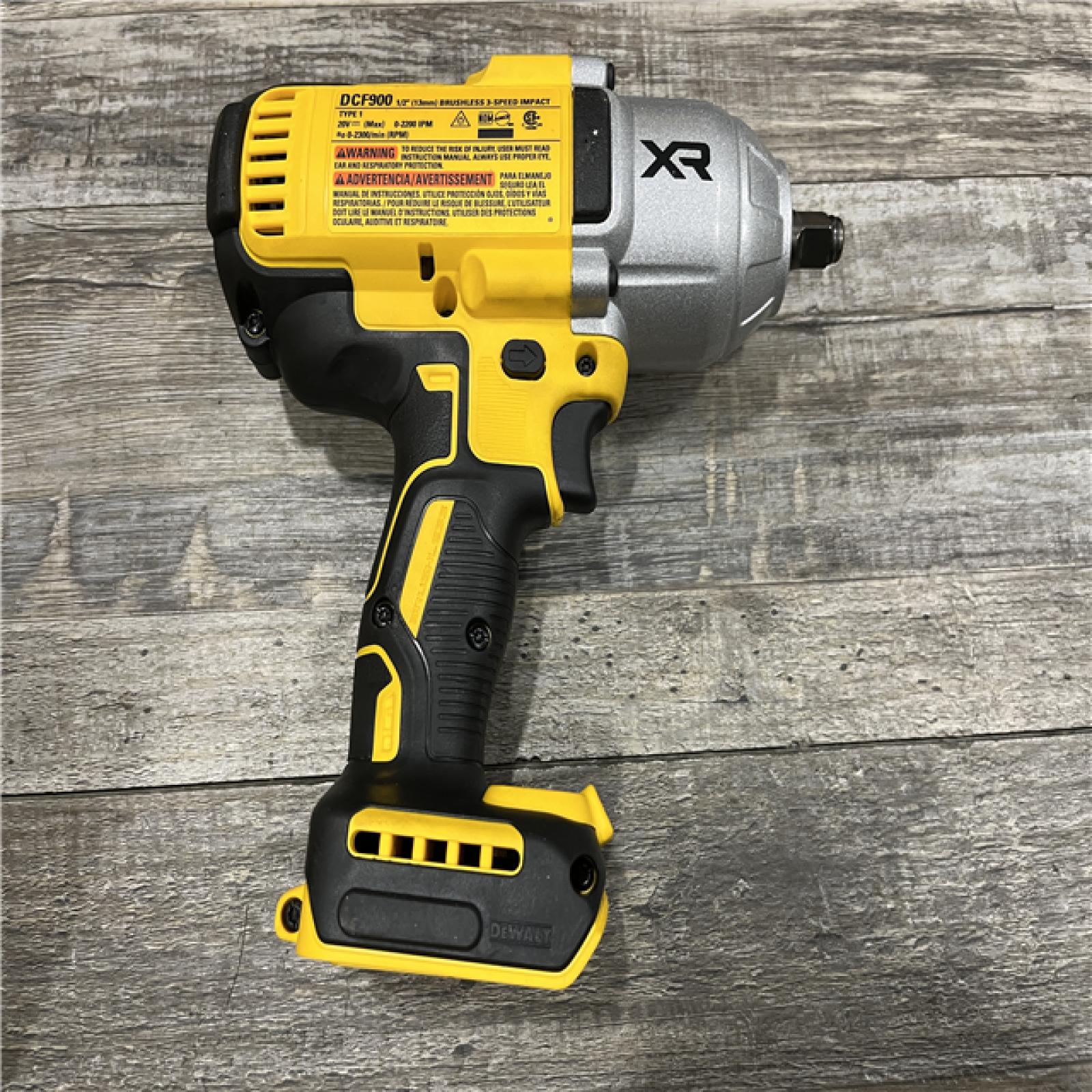 AS-IS DEWALT 20V MAX Lithium-Ion Cordless 1/2 in. Impact Wrench Kit