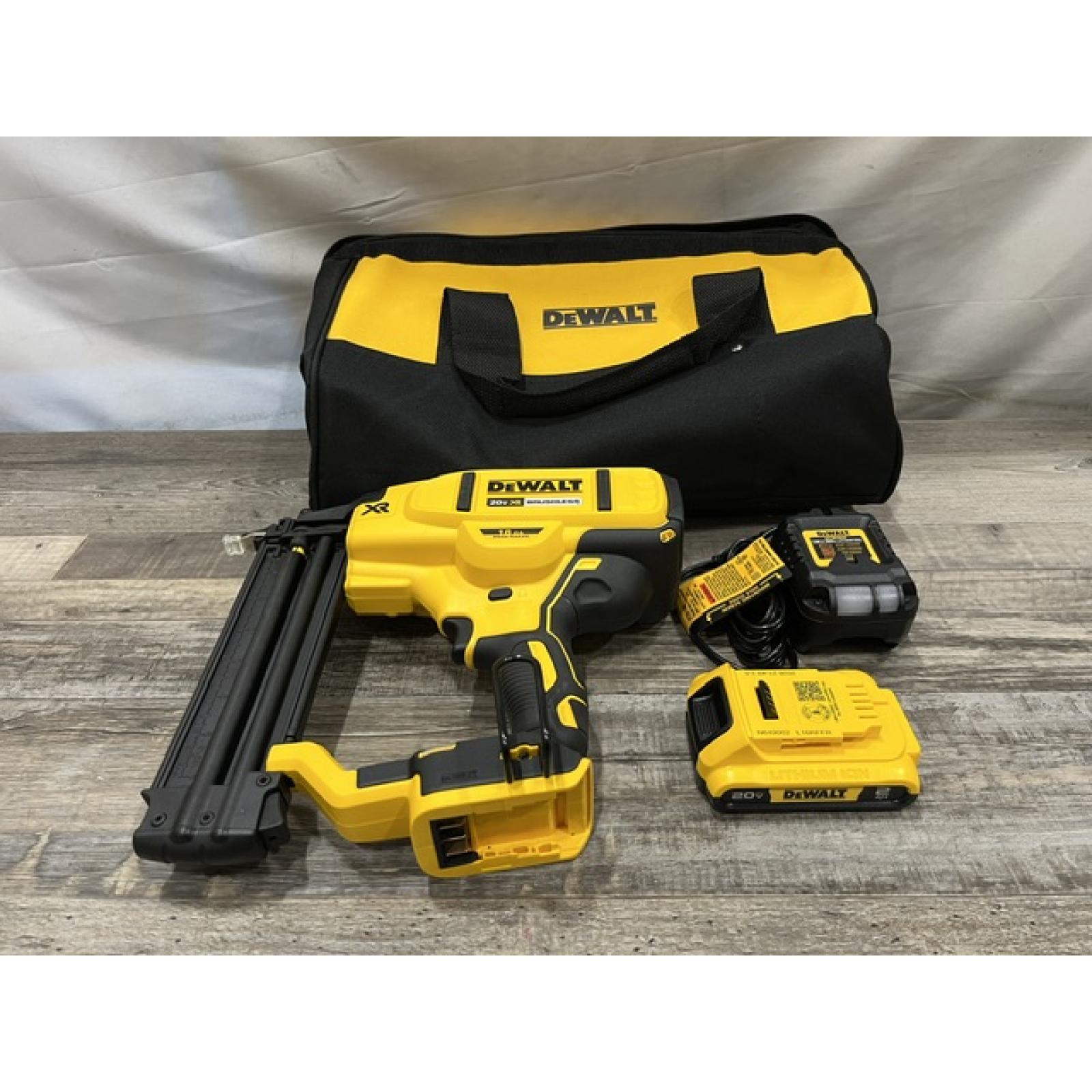AS-IS DEWALT 20V MAX XR 18 Gauge Brad Nailer Kit