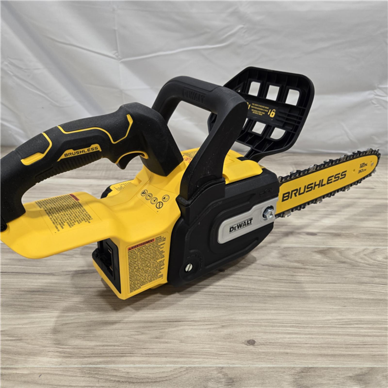 LIKE NEW! - DEWALT 20V MAX Compact Cordless Chainsaw Kit