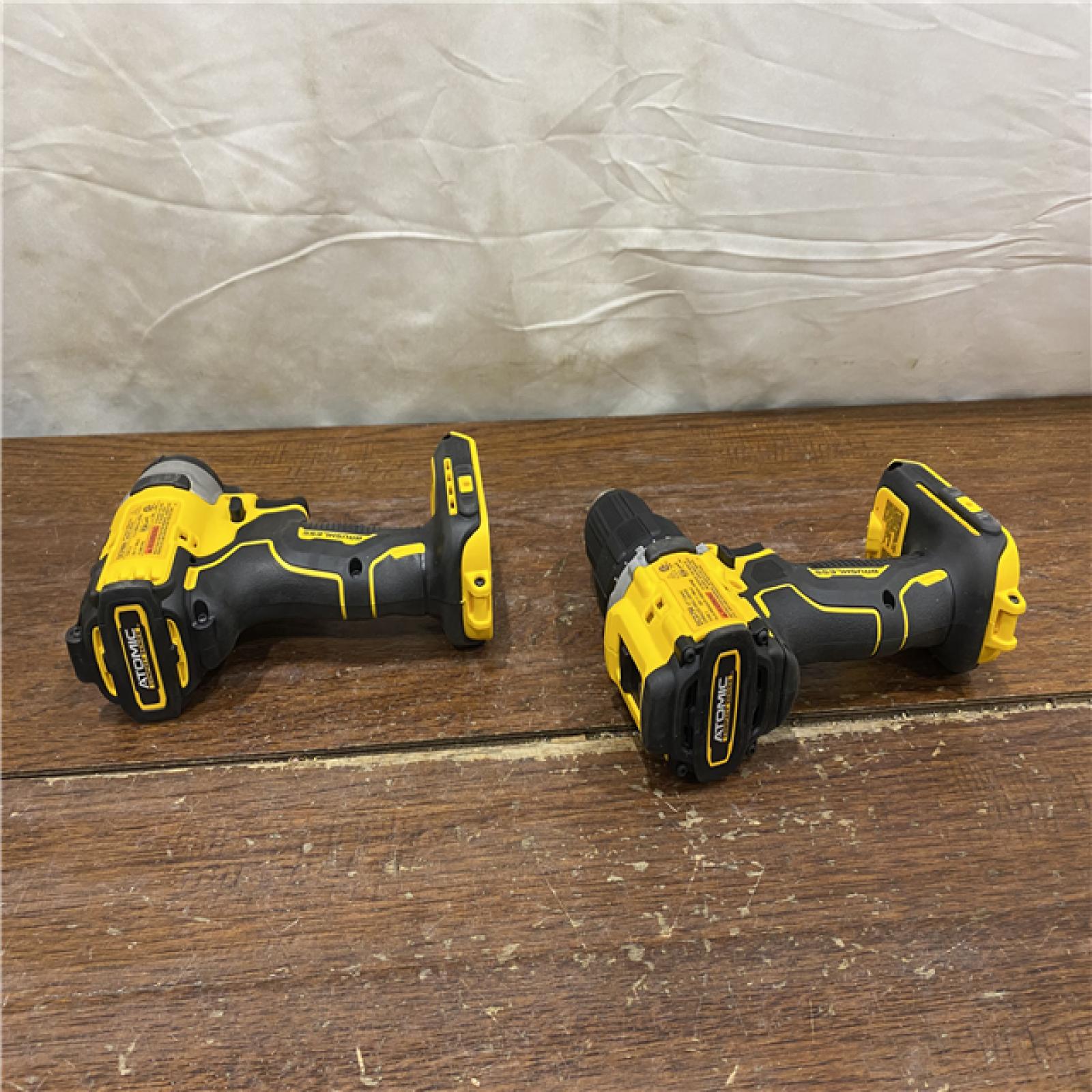 AS-IS DEWALT ATOMIC 20-Volt MAX Lithium-Ion Cordless Combo Kit (2-Tool) with (2) 2.0Ah Batteries, Charger and Bag
