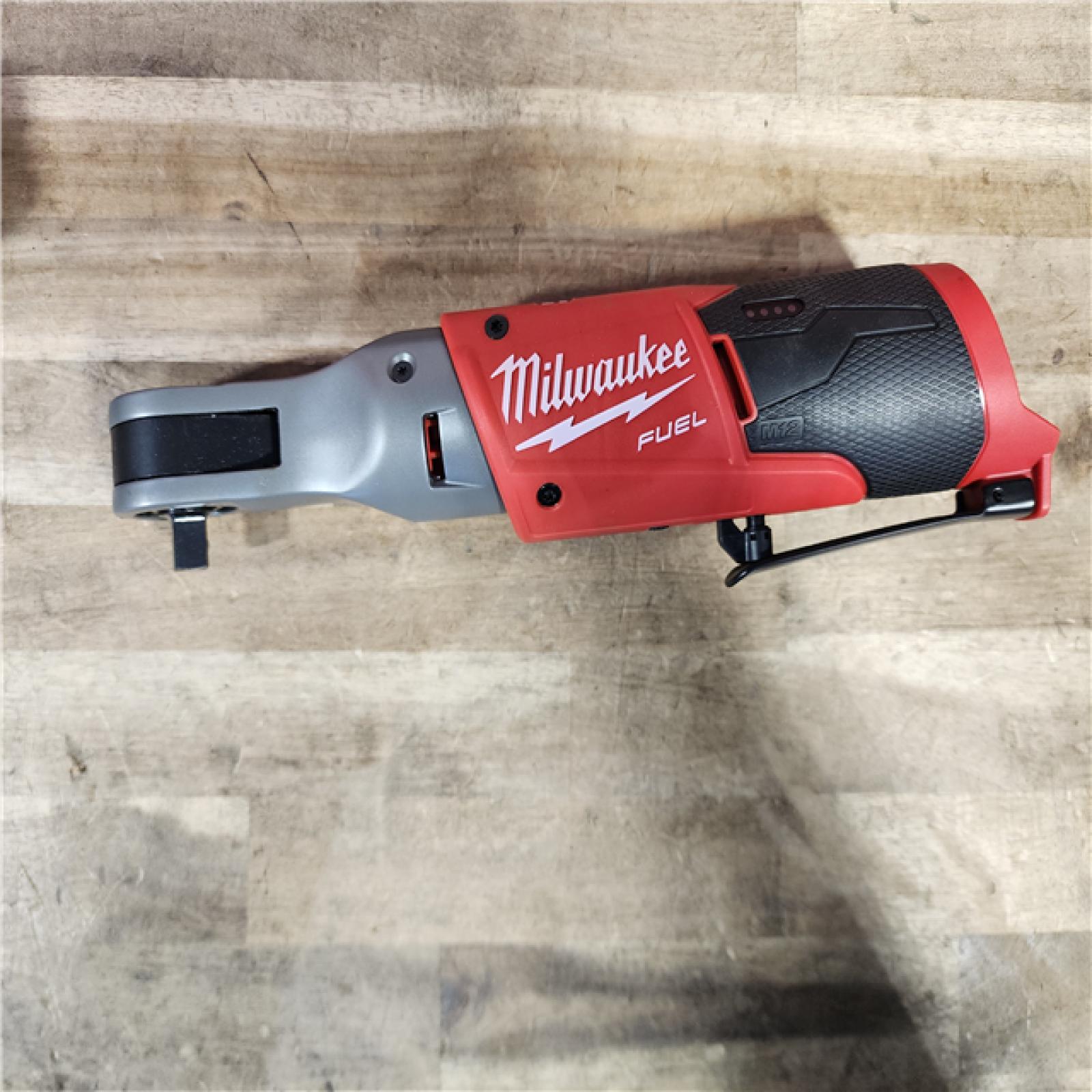HOUSTON LOCATION - AS-IS Milwaukee M12 FUEL 12-Volt Lithium-Ion Brushless Cordless 3/8 in. Ratchet Kit with (2) 2.0Ah Batteries, Charger & Tool Bag
