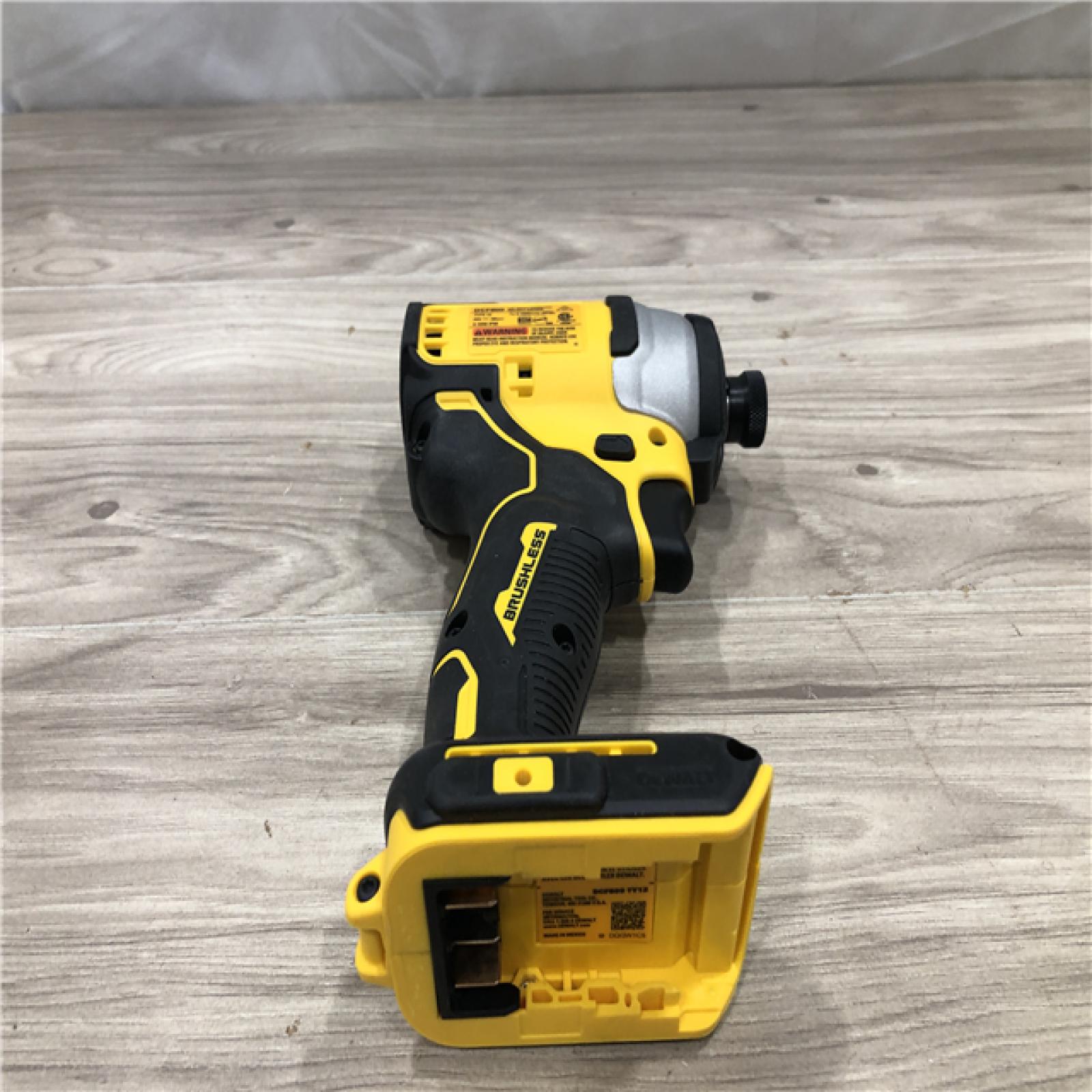 AS-IS DEWALT Atomic 20V Max Lithium-Ion Cordless Compact 1/4 in. Impact Driver Kit