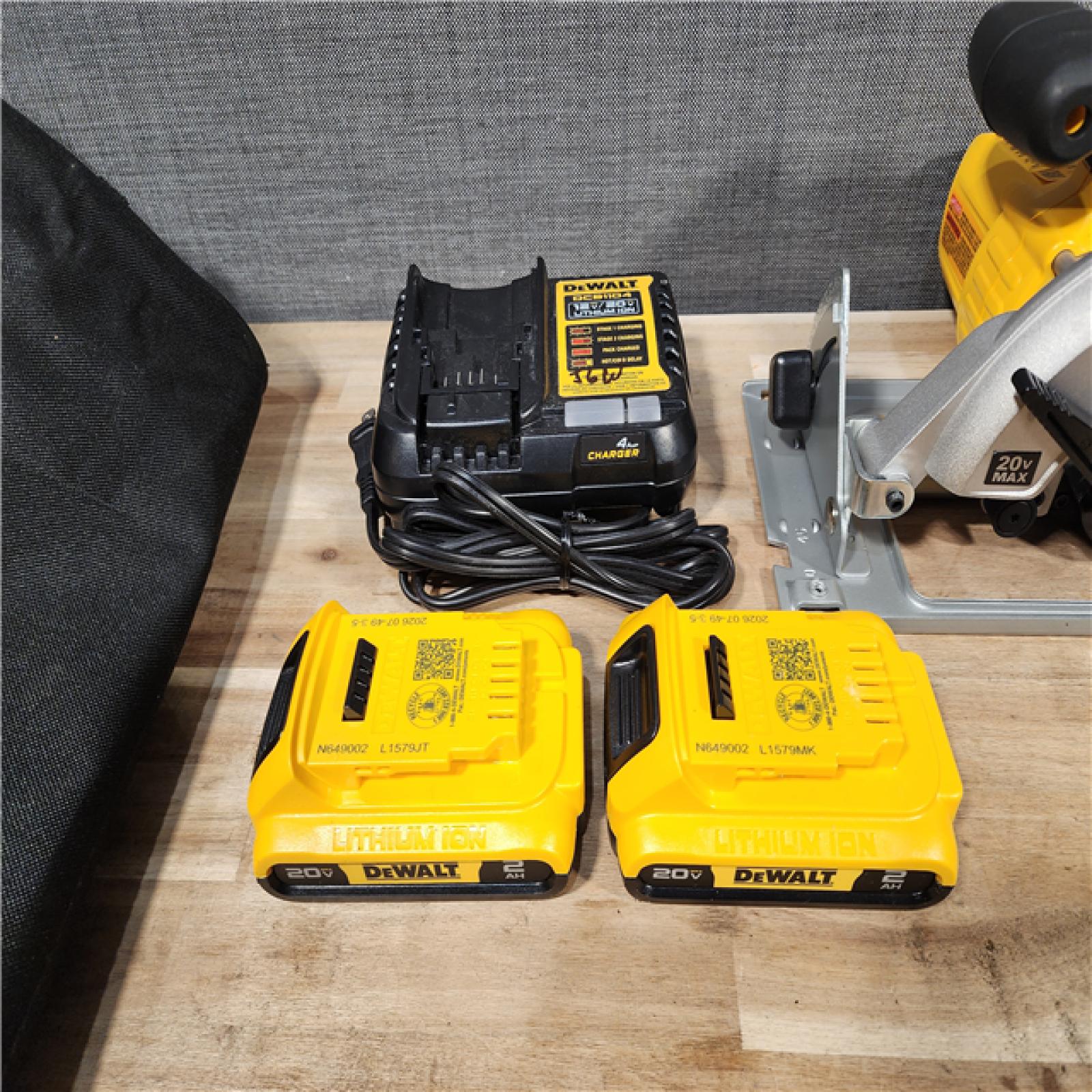 HOUSTON LOCATION - AS-IS DEWALT 4 TOOL COMBO KIT W/ (2) BATTERY & CHARGER