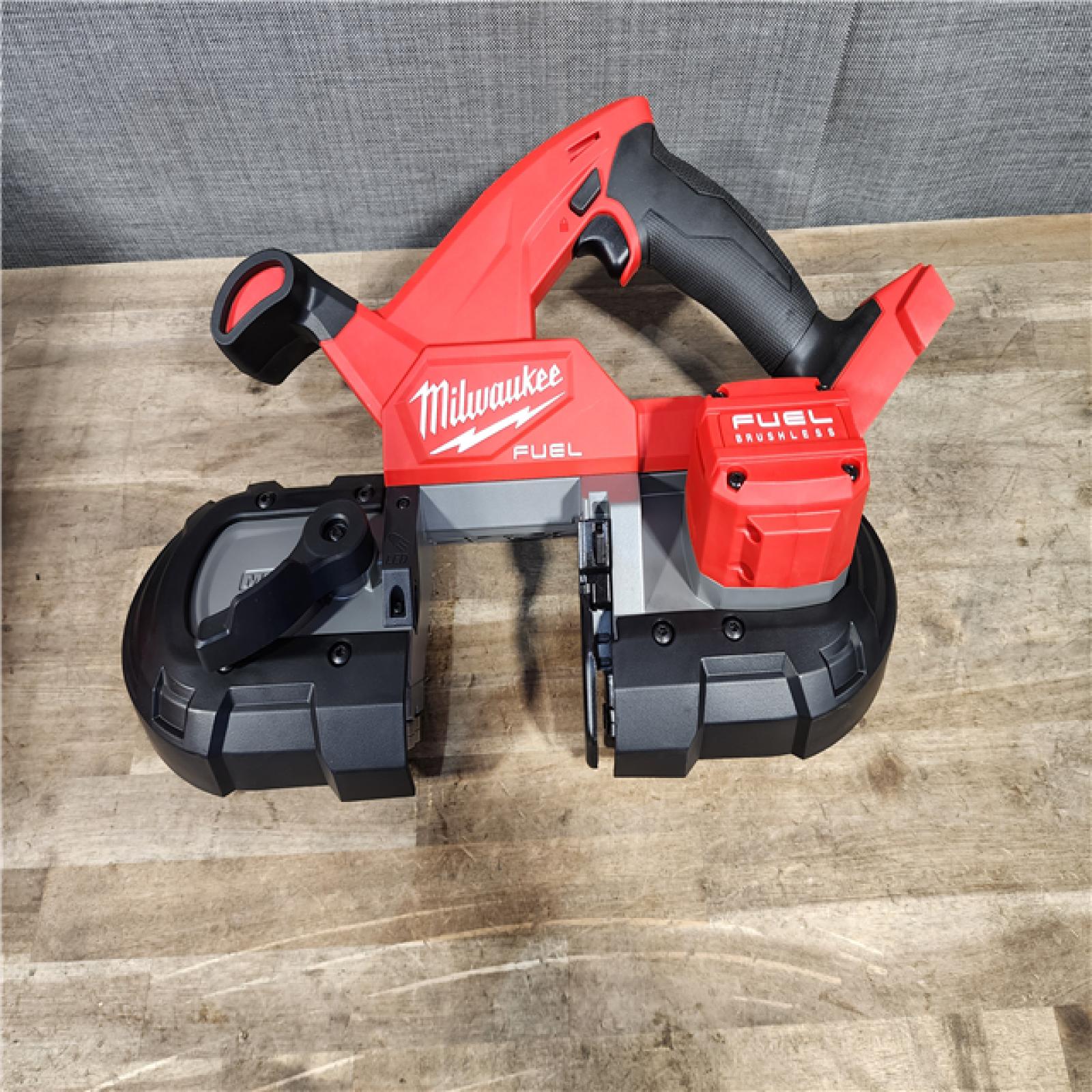 HOUSTON LOCATION - AS-IS Milwaukee M18 Fuel 3-1/4 18V Brushless Compact Band Saw 2829-20 (Bare Tool)