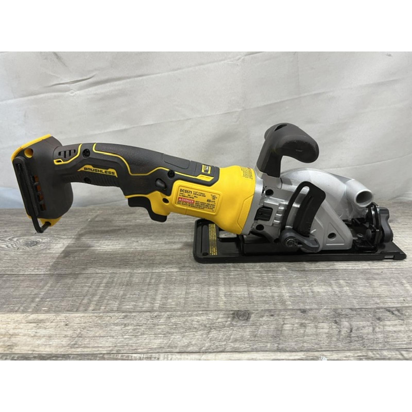 AS-IS DEWALT ATOMIC 20V MAX Cordless Brushless 4-1/2 in. Circular Saw (Tool Only)