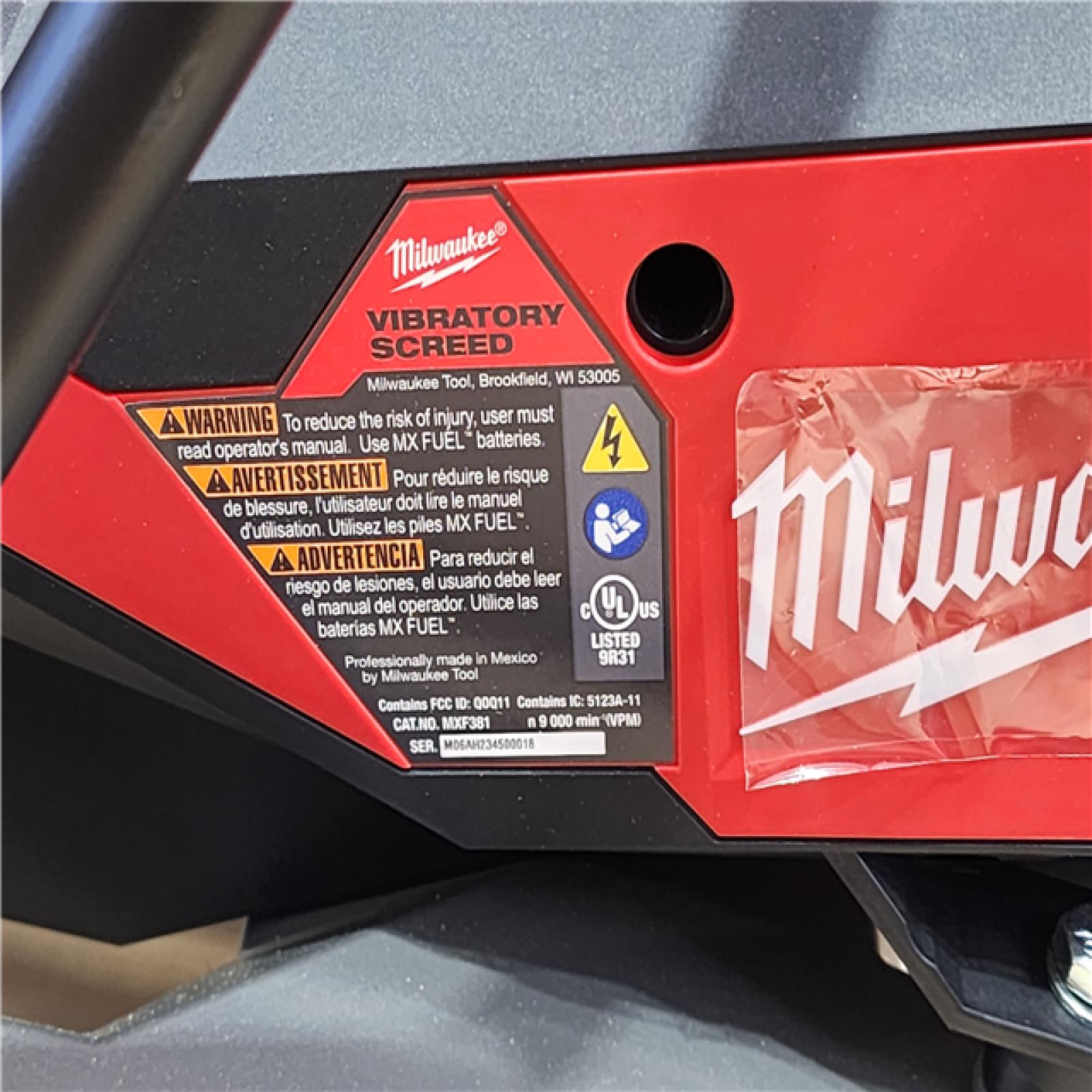 HOUSTON LOCATION - AS-IS Milwaukee  MX FUEL Lithium Ion Cordless Vibratory Screed KIT W/ (2) BATTERY & CHARGER