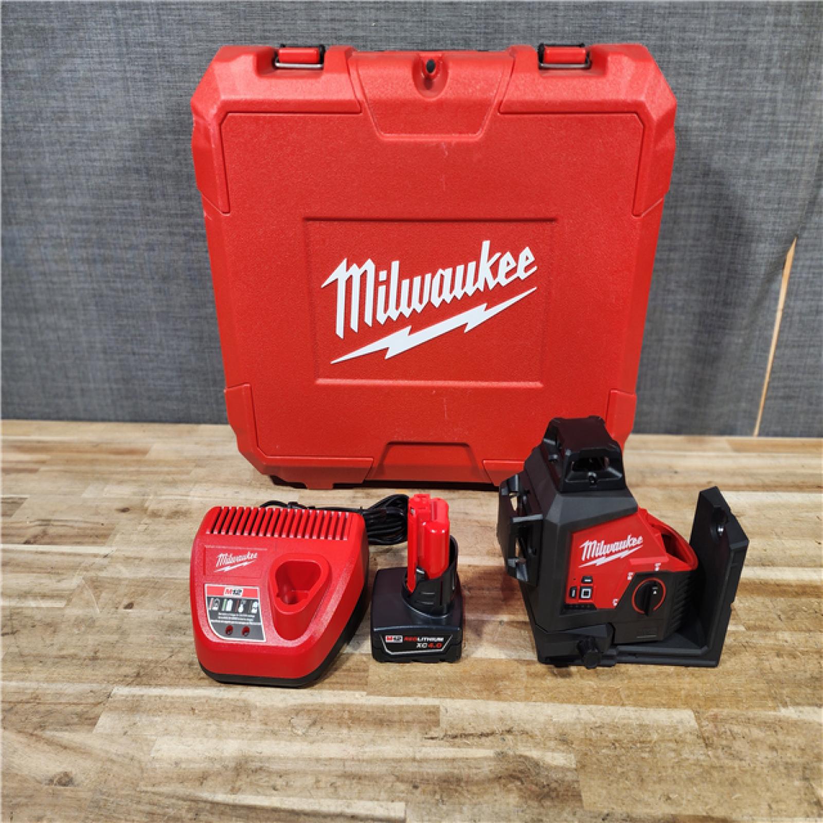 HOUSTON LOCATION - AS - IS Milwaukee 12-Volt Lithium-Ion Cordless Green 250 ft. 3-Plane Laser Level Kit