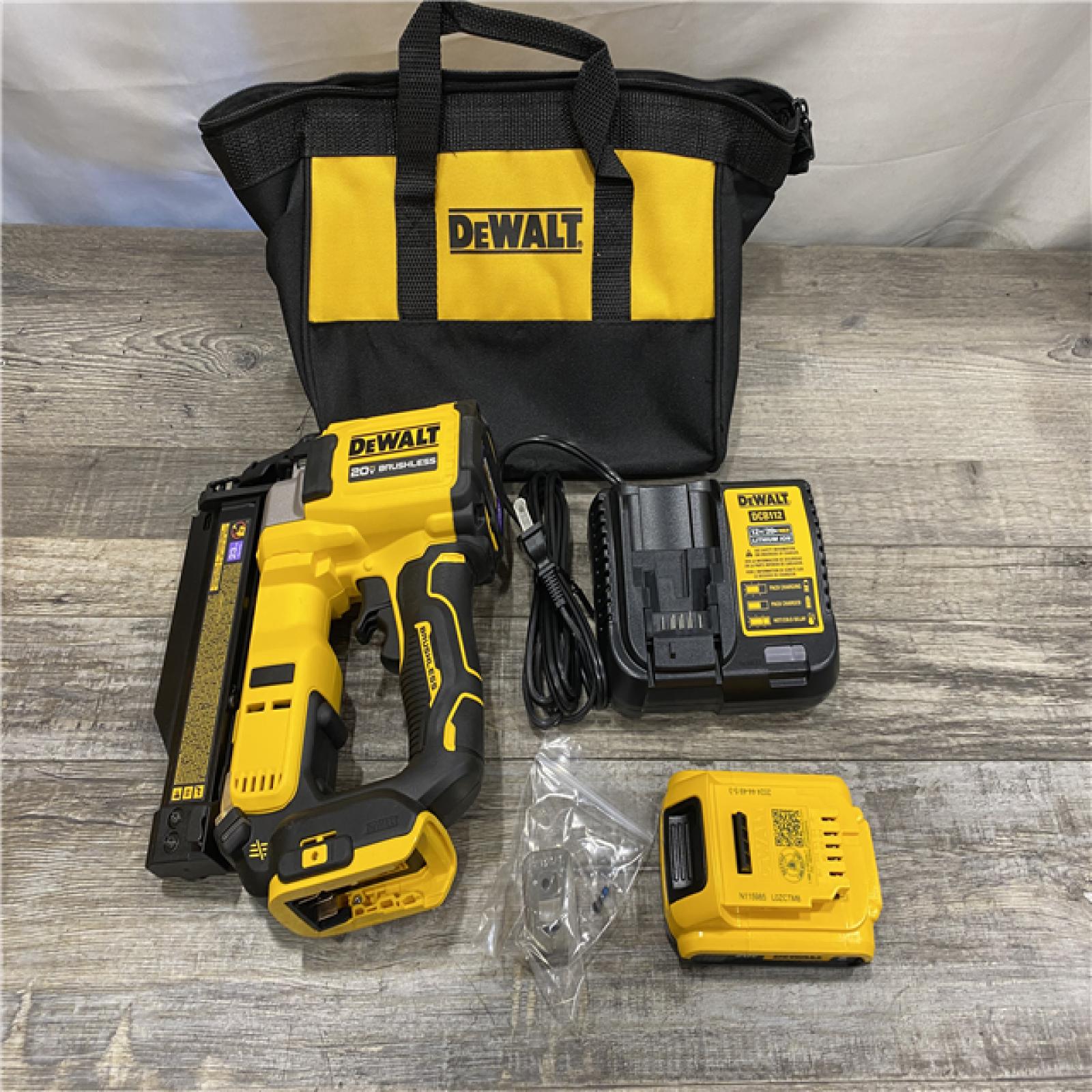 AS-IS DEWALT ATOMIC 20V MAX Lithium Ion Cordless 23 Gauge Pin Nailer Kit