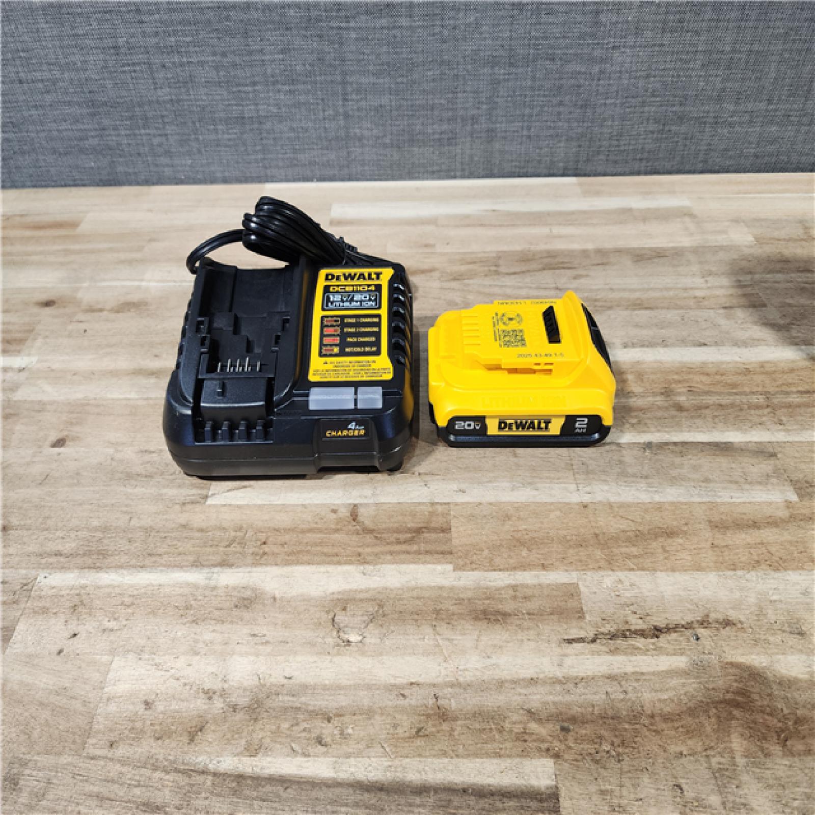 HOUSTON LOCATION - AS-IS DEWALT 20V MAX XR Lithium-Ion Cordless 2-1/2 in. 15-Gauge Finish Nailer Kit