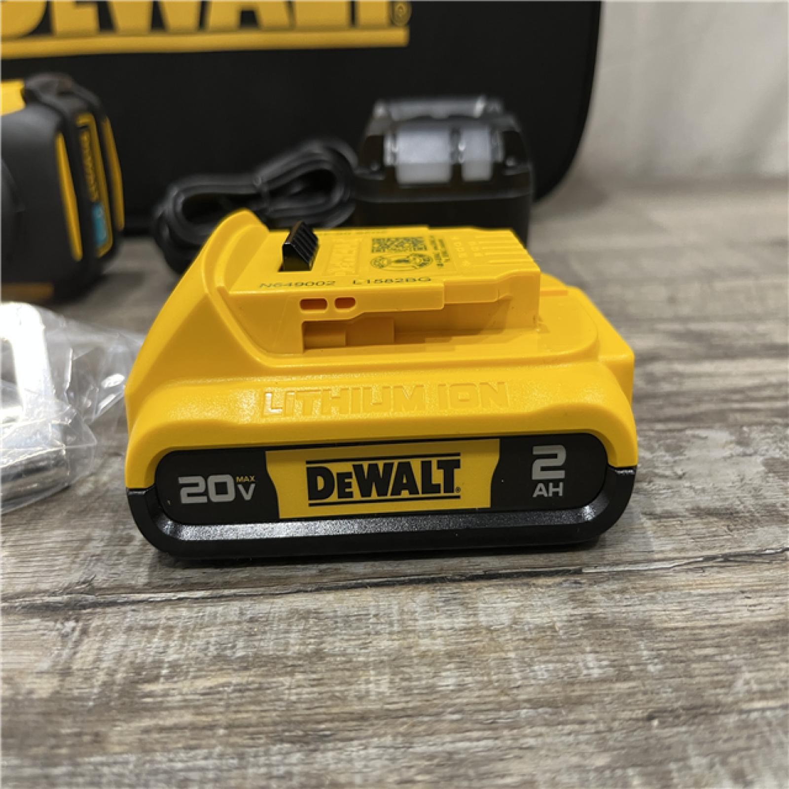 AS-IS DEWALT 20V MAX Lithium-Ion Cordless Cable Stapler Kit