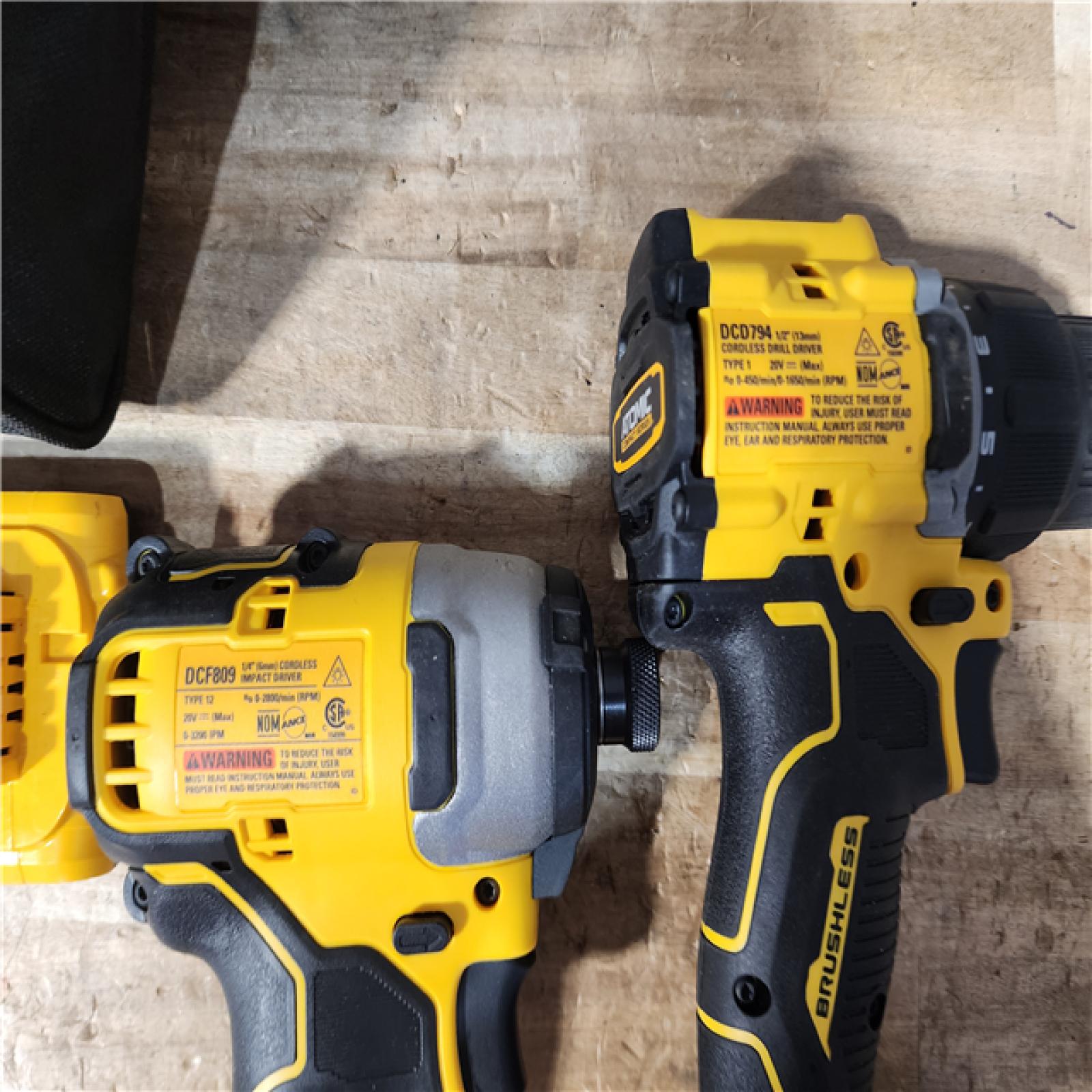 HOUSTON LOCATION - AS - IS DEWALT ATOMIC 20-Volt MAX Lithium-Ion Cordless Combo Kit