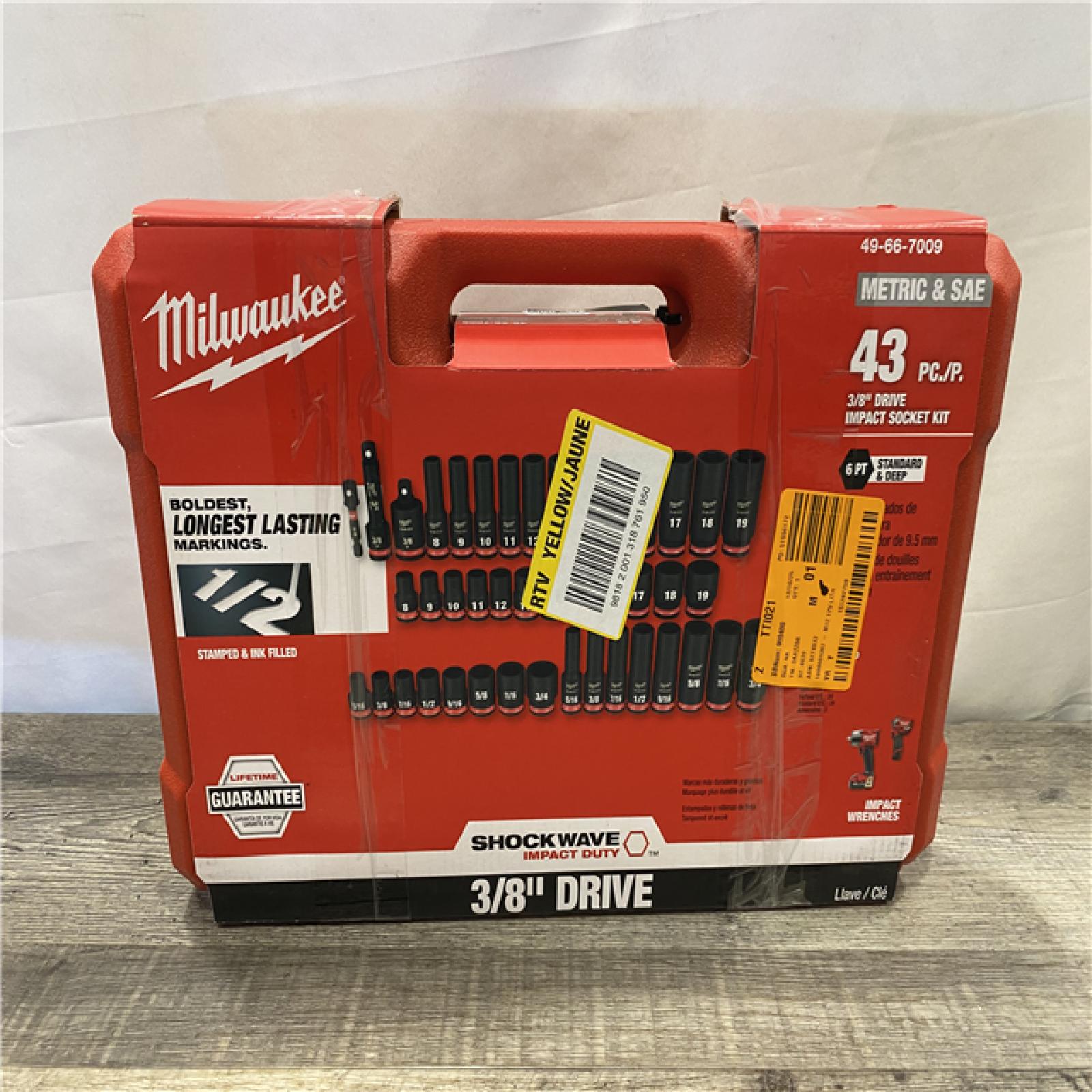 NEW - Milwaukee SHOCKWAVE 3/8 in. Drive SAE and Metric 6 Point Impact Socket Set (43-Piece)