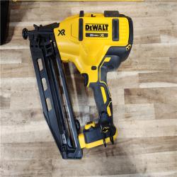 HOUSTON LOCATION - AS-IS DEWALT 20V MAX XR 16-Gauge Electric Cordless Angled Finishing Nailer Kit