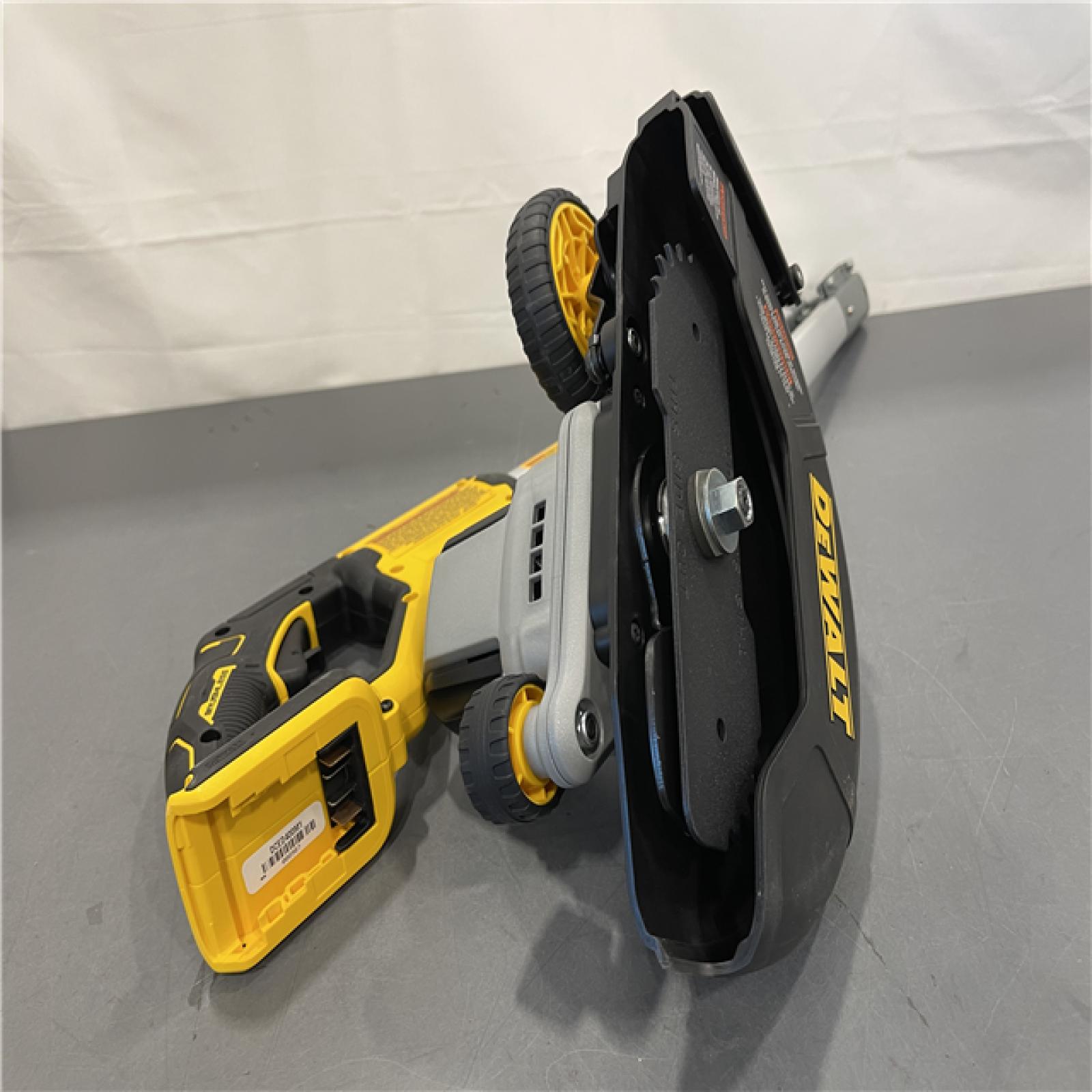 AS-IS - DeWalt 20V MAX 7.5 in. Brushless Cordless Battery Powered Lawn Edger Kit