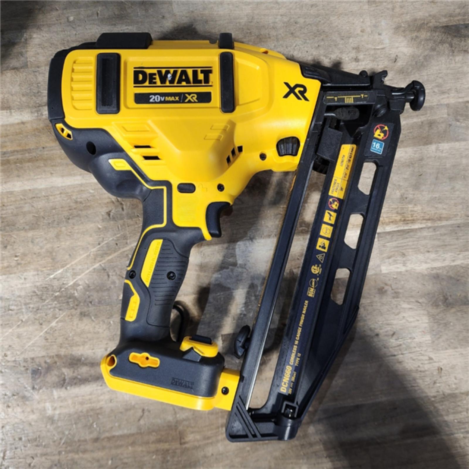 HOUSTON LOCATION - AS-IS DeWalt 20V 16 Gauge Cordless Angled Finish Nailer Kit W/ 2Ah Battery