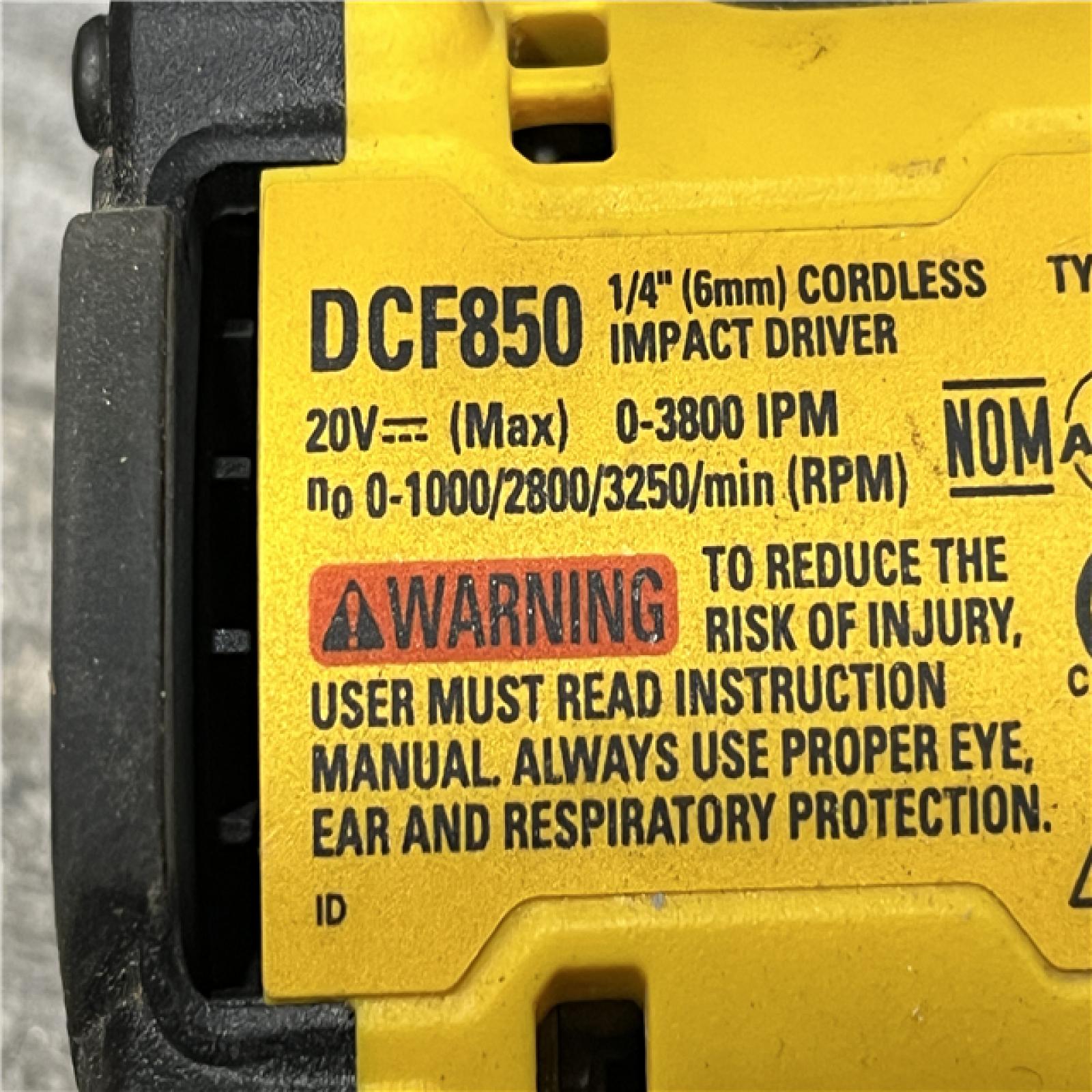 AS-IS DEWALT ATOMIC 20V MAX Lithium-Ion Cordless 1/4 in. Brushless Impact Driver Kit