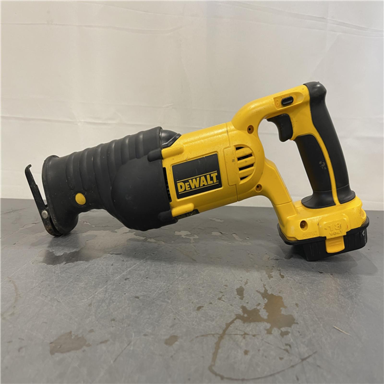 AS-IS - DeWalt 20V MAX XR Cordless Brushless Reciprocating Saw