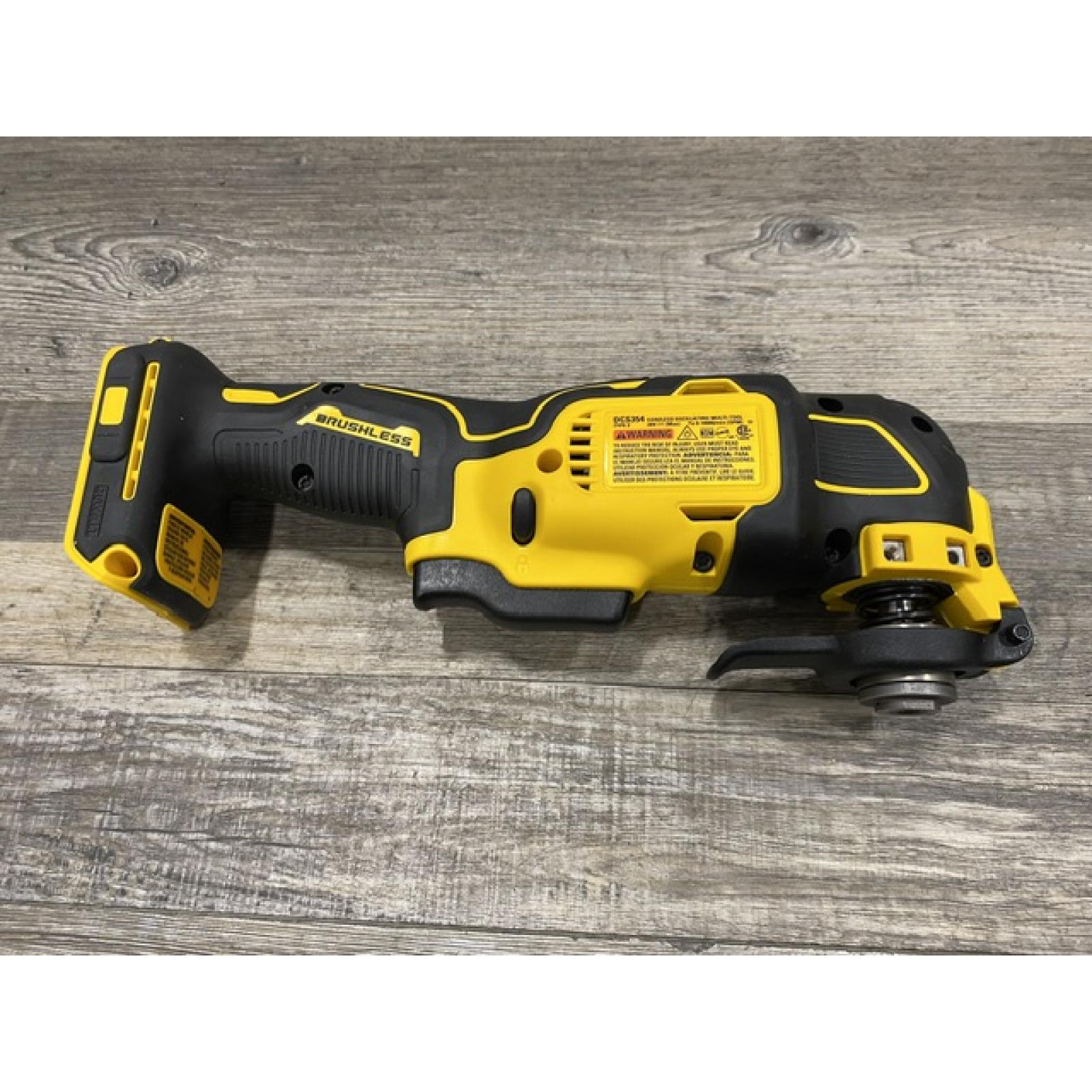 AS-IS DEWALT ATOMIC 20V MAX Cordless Brushless Oscillating Multi Tool Kit