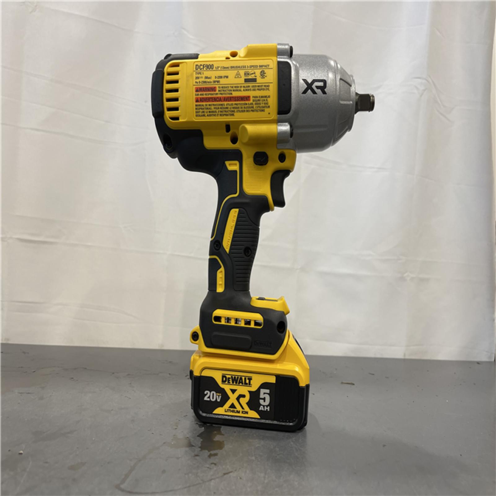 AS-IS - Dewalt 20V MAX Lithium-Ion Cordless 1/2 in. Impact Wrench Kit