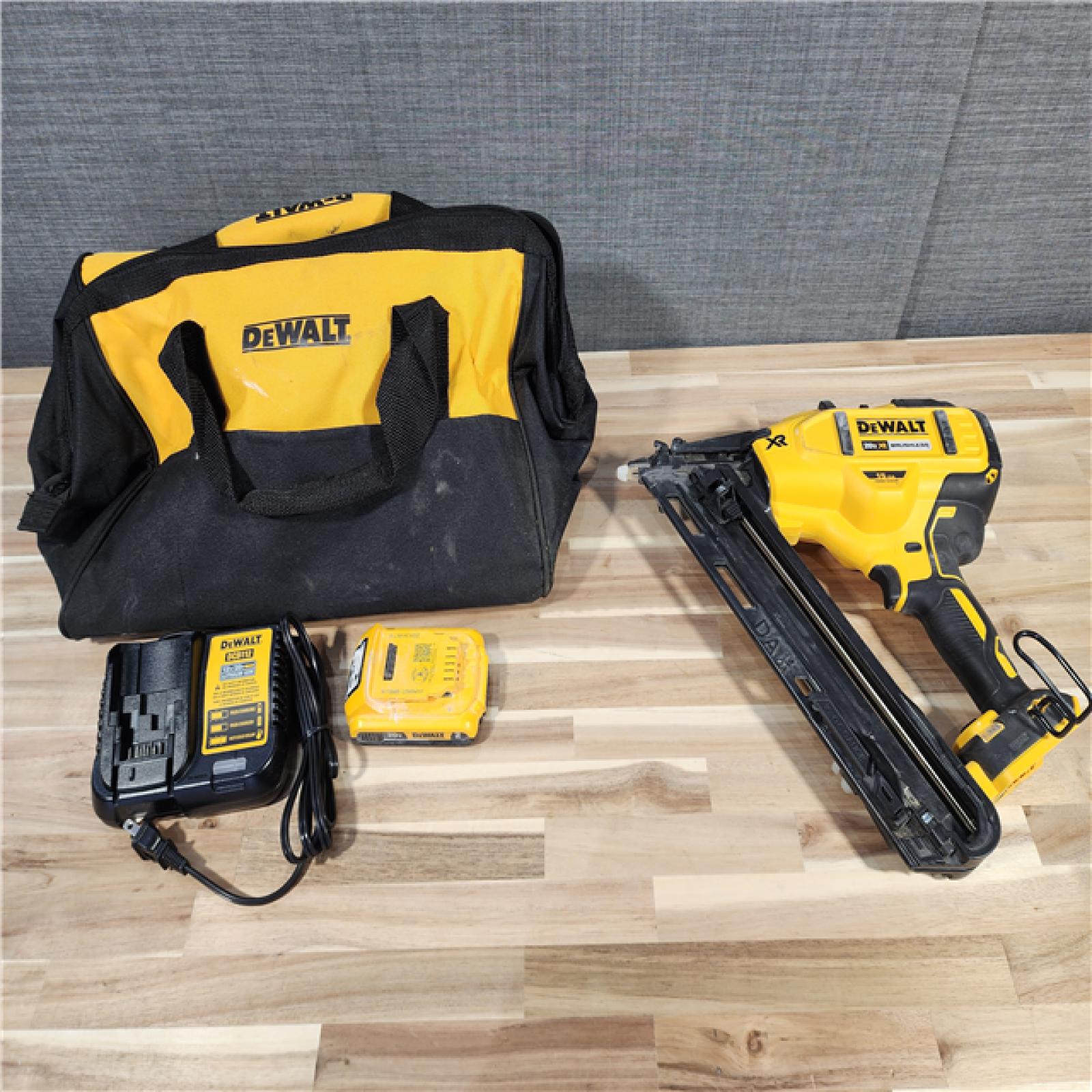 HOUSTON LOCATION - AS-IS DEWALT 20V MAX XR 15 Ga. Cordless 34 Deg Nailer 20 V