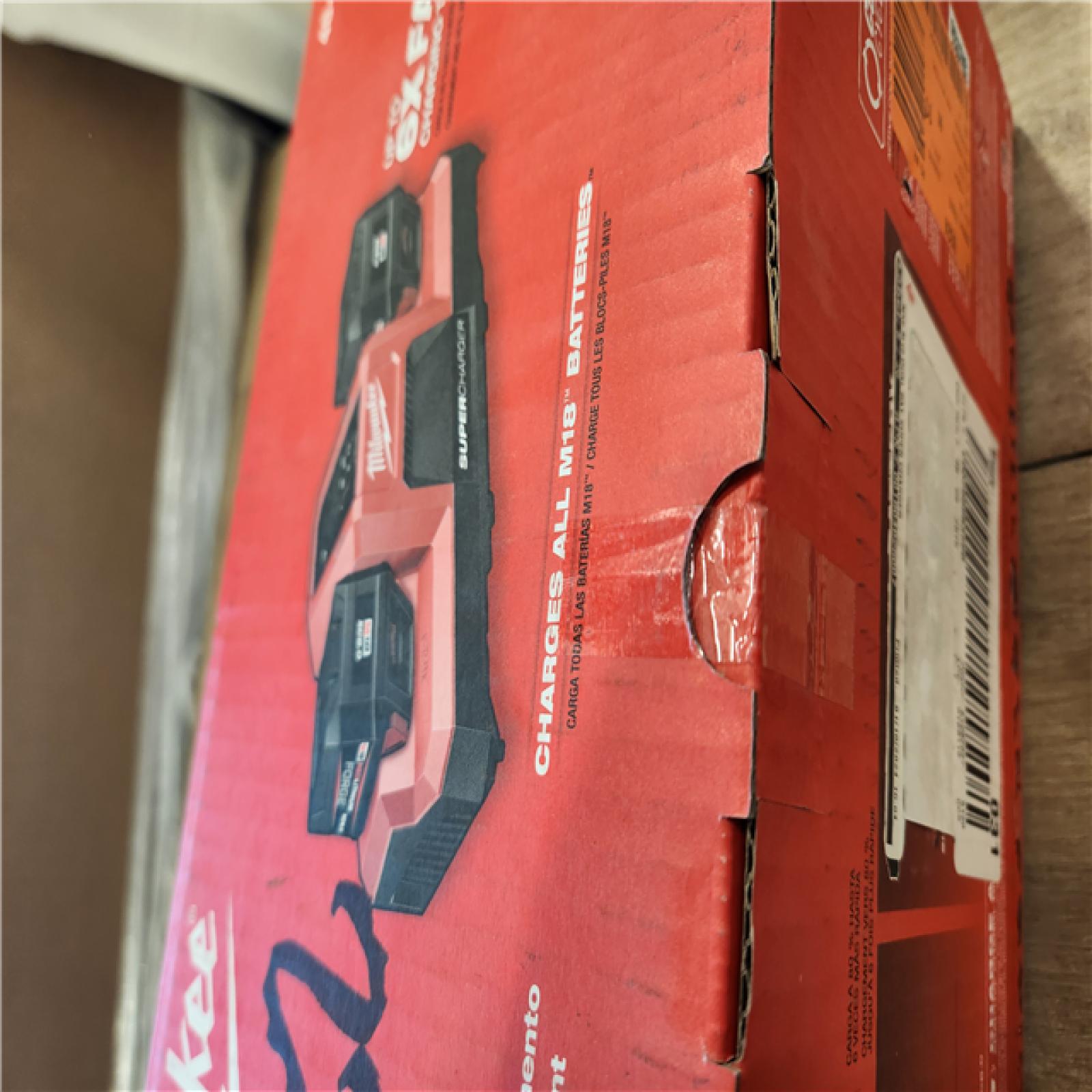 NEW- M18 18V Dual Bay Simultaneous Super Charger