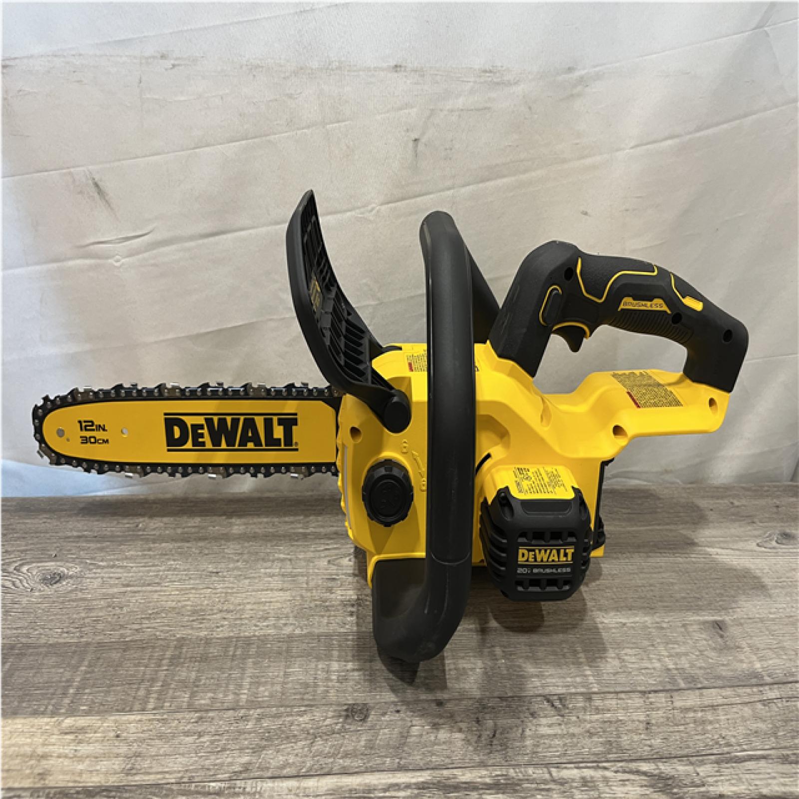 AS-IS DEWALT 20V MAX Compact 12 Brushless Cordless Chainsaw Kit