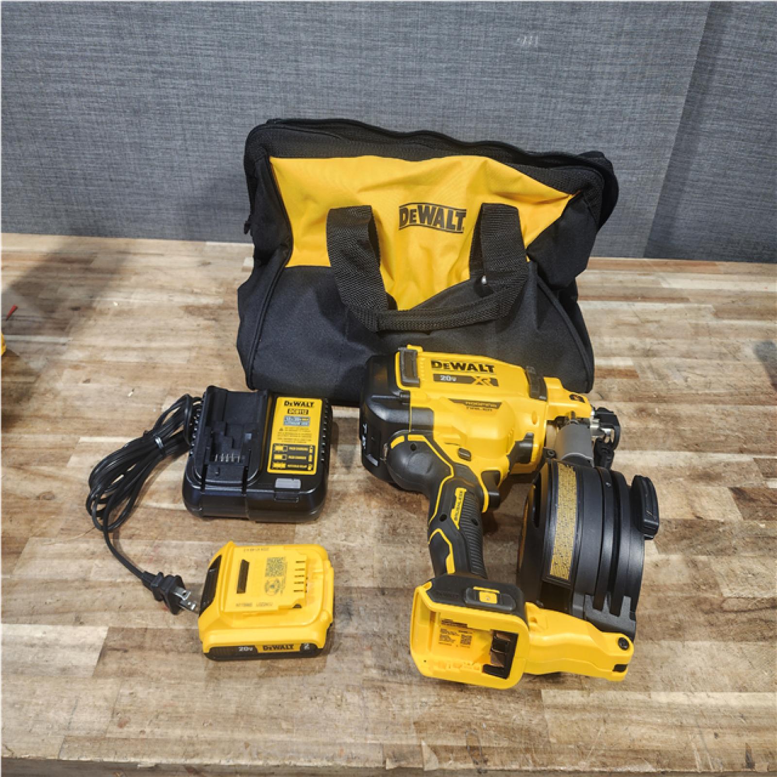Houston Location AS-IS DEWALT 20V MAX Lithium-Ion 15-Degree Electric Cordless Roofing Nailer Kit