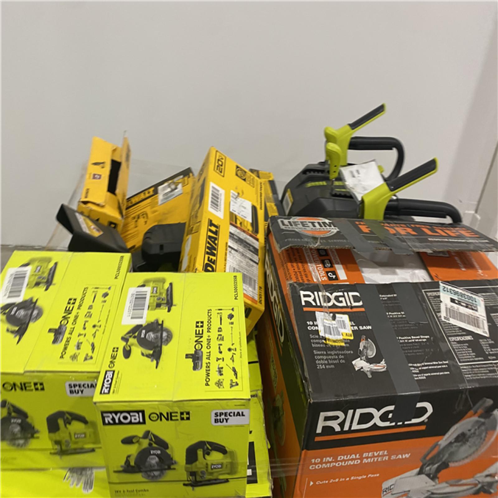 Dallas Location - As-Is Tool Pallet