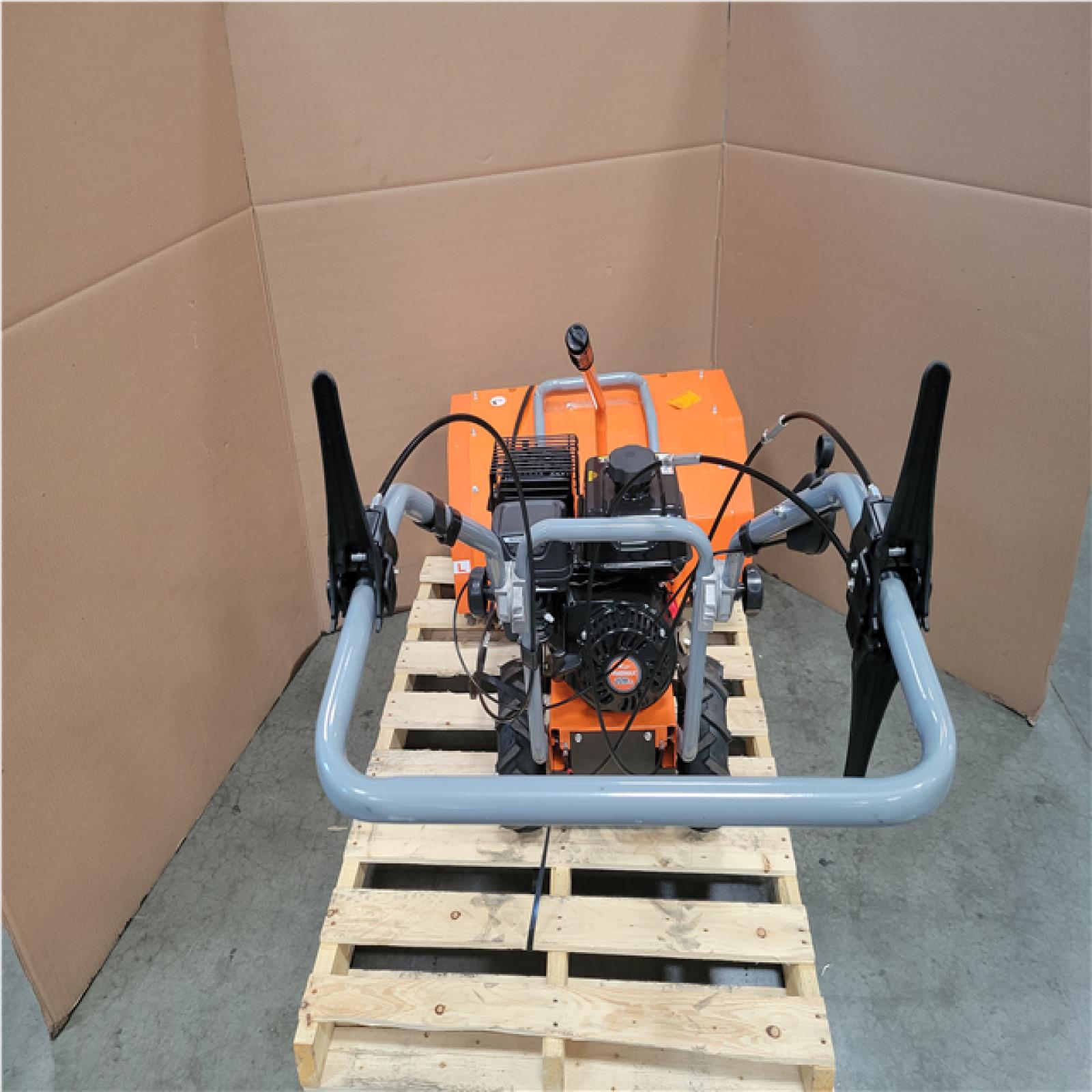 CALIFORNIA NEW YARDMAX GAS POWER SWEEPER