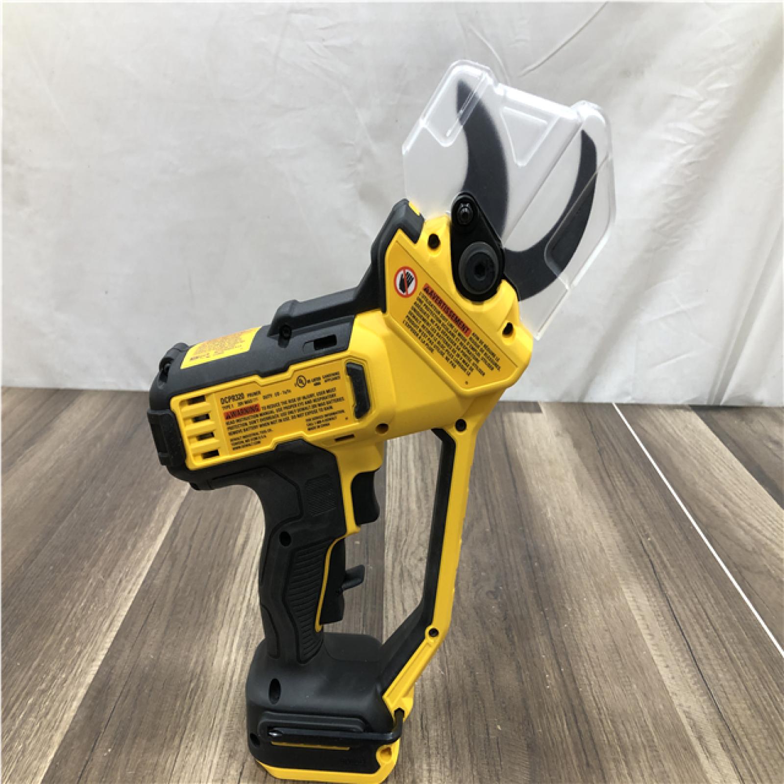AS-IS DEWALT 20V MAX Cordless Pruner Kit