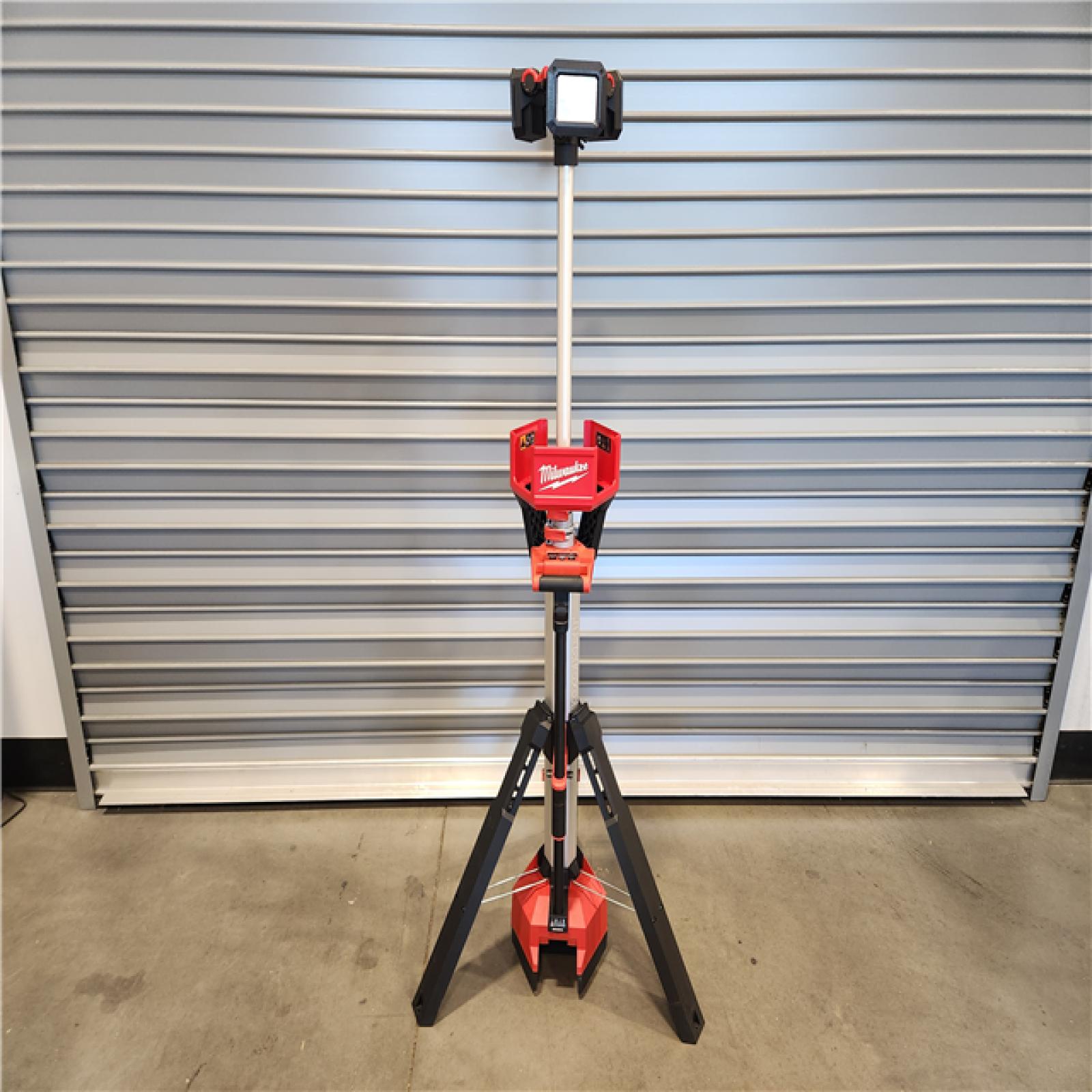 AS-IS- M18 18-Volt Lithium-Ion Cordless 6 000 Lumens Rocket Dual Power Tower Light with Charger (Tool-Only)